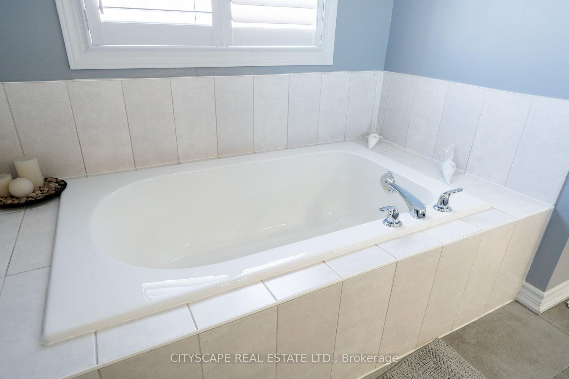 Photo 33 of 250 Crombie Street, Clarington, Bowmanville — HOMEH