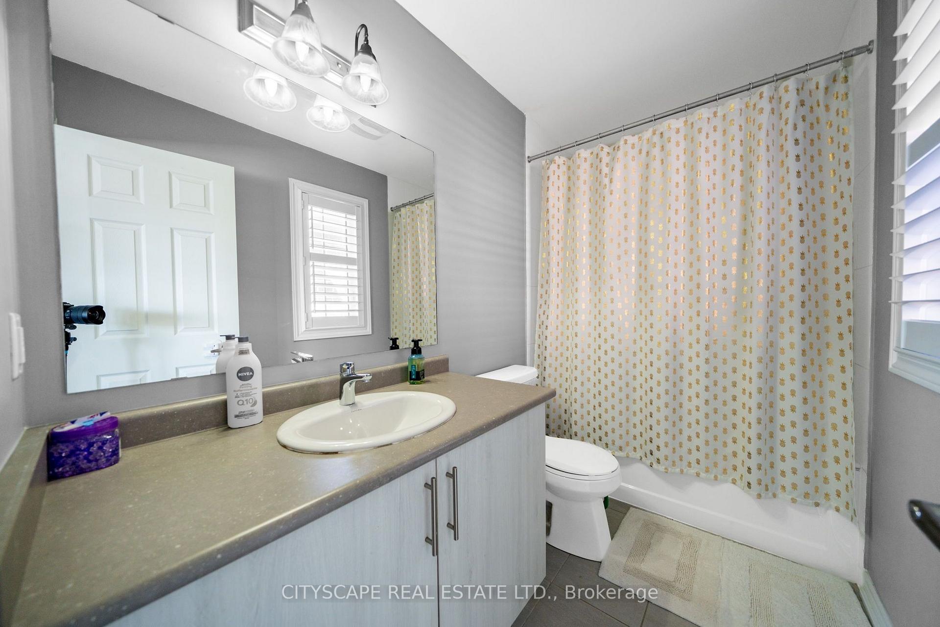 Photo 44 of 250 Crombie Street, Clarington, Bowmanville — HOMEH