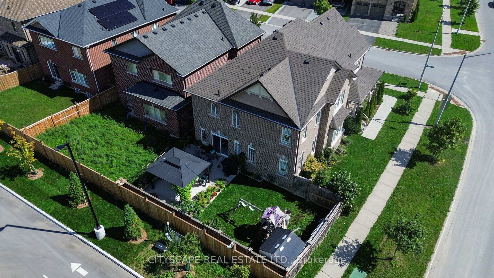 Photo 50 of 250 Crombie Street, Clarington, Bowmanville — HOMEH