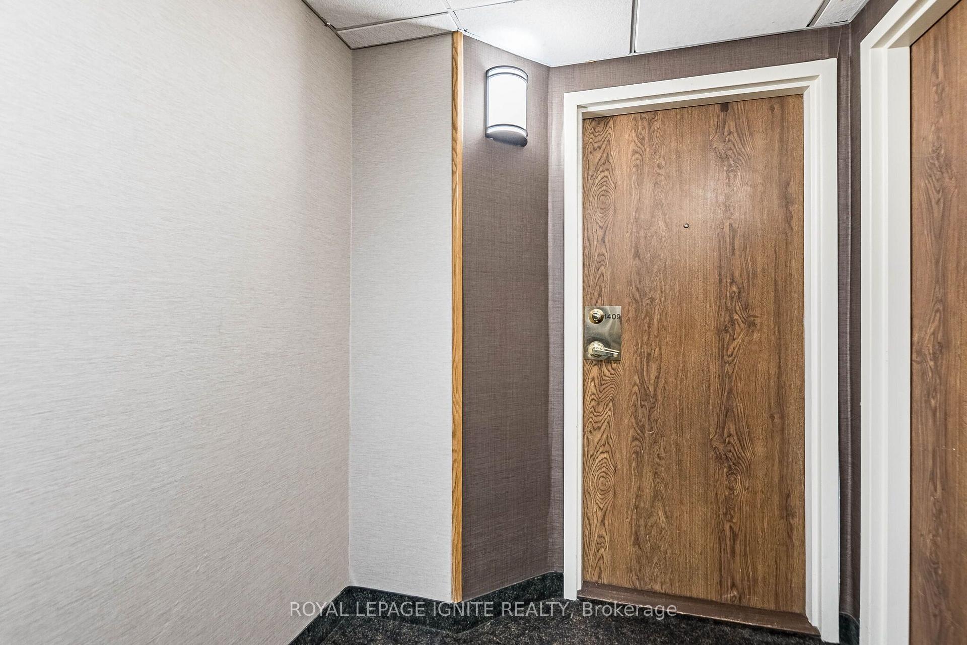 Photo 5 of Unit 1409, 550 Webb Drive, Mississauga, City Centre — HOMEH