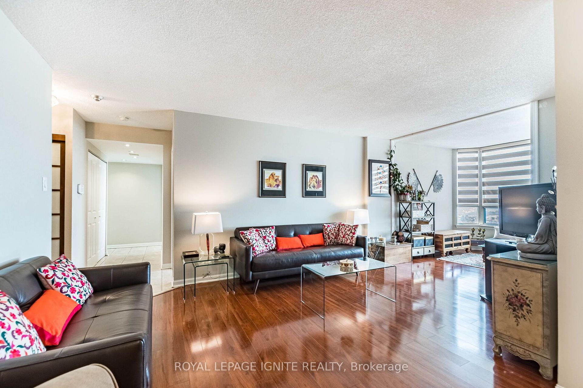 Photo 8 of Unit 1409, 550 Webb Drive, Mississauga, City Centre — HOMEH