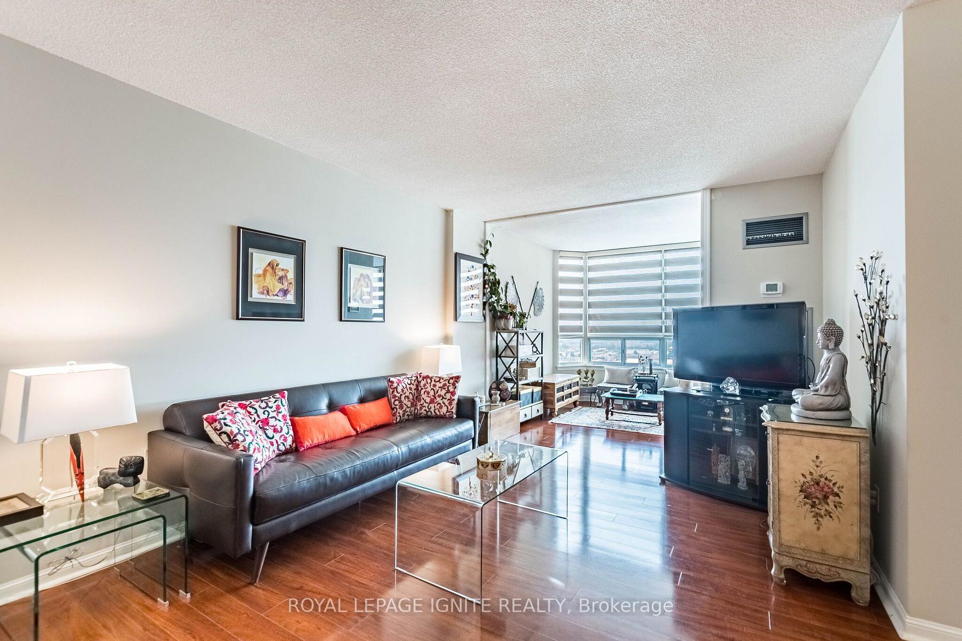 Photo 9 of Unit 1409, 550 Webb Drive, Mississauga, City Centre — HOMEH
