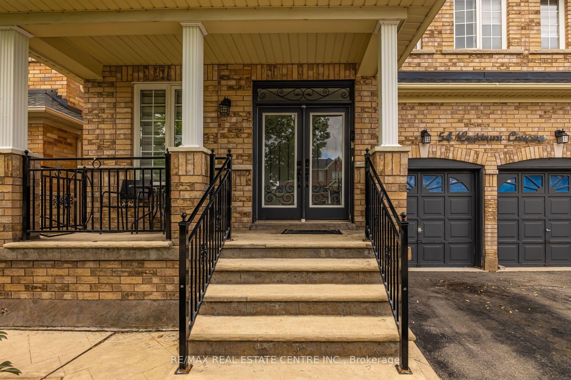 Photo 4 of 54 Lockburn Crescent, Brampton, Fletcher's Meadow — HOMEH