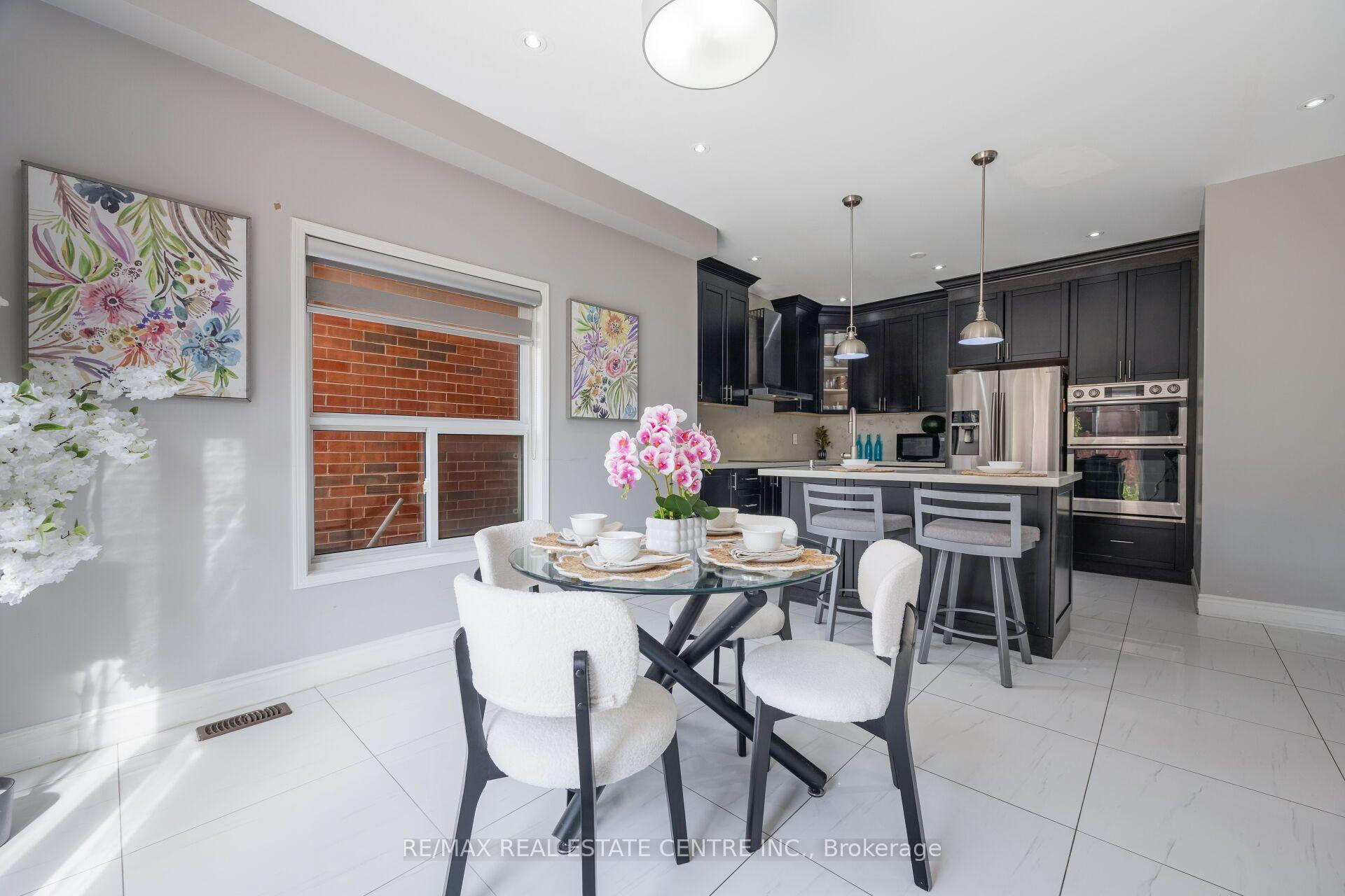 Photo 13 of 54 Lockburn Crescent, Brampton, Fletcher's Meadow — HOMEH