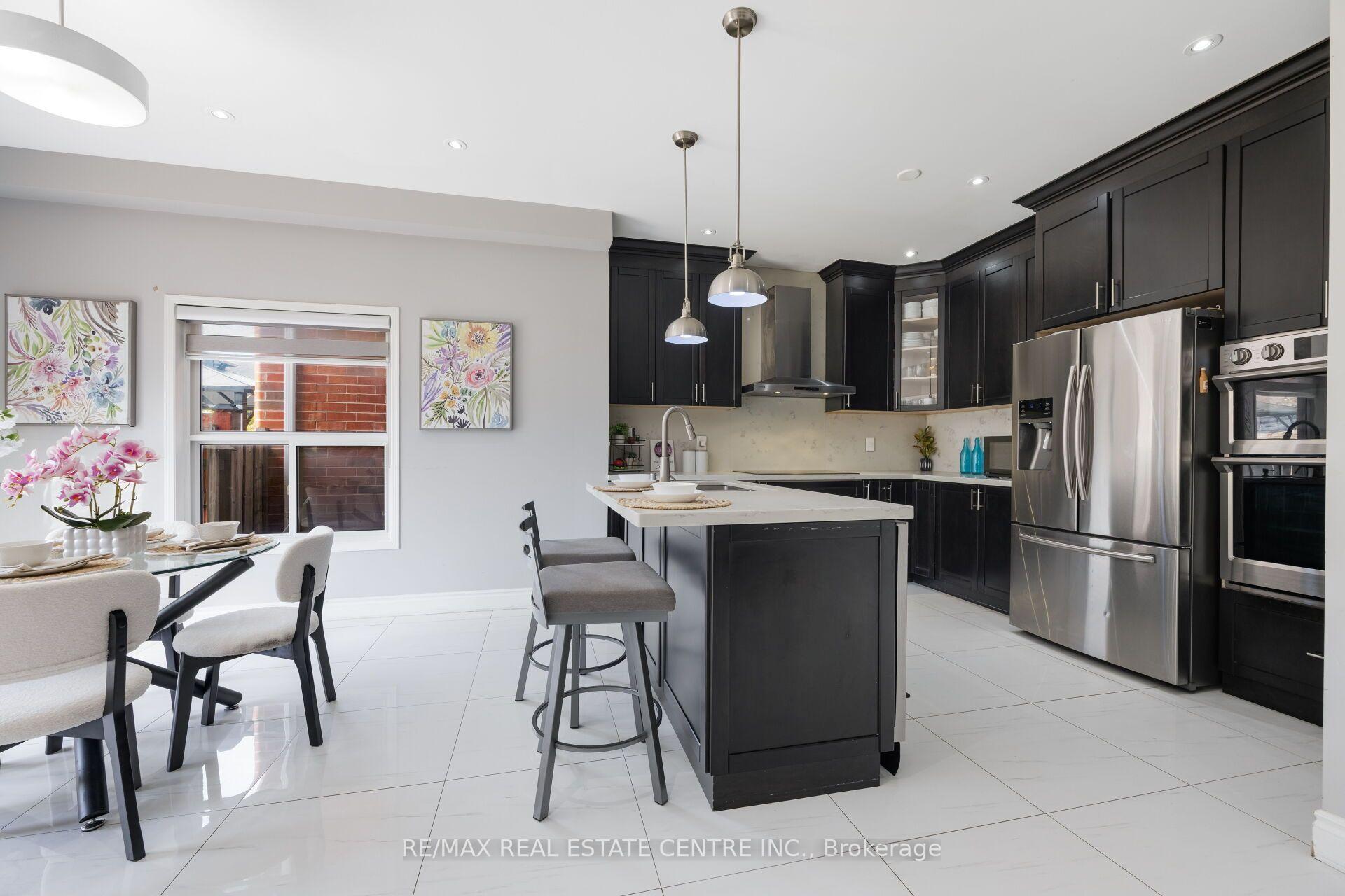 Photo 15 of 54 Lockburn Crescent, Brampton, Fletcher's Meadow — HOMEH