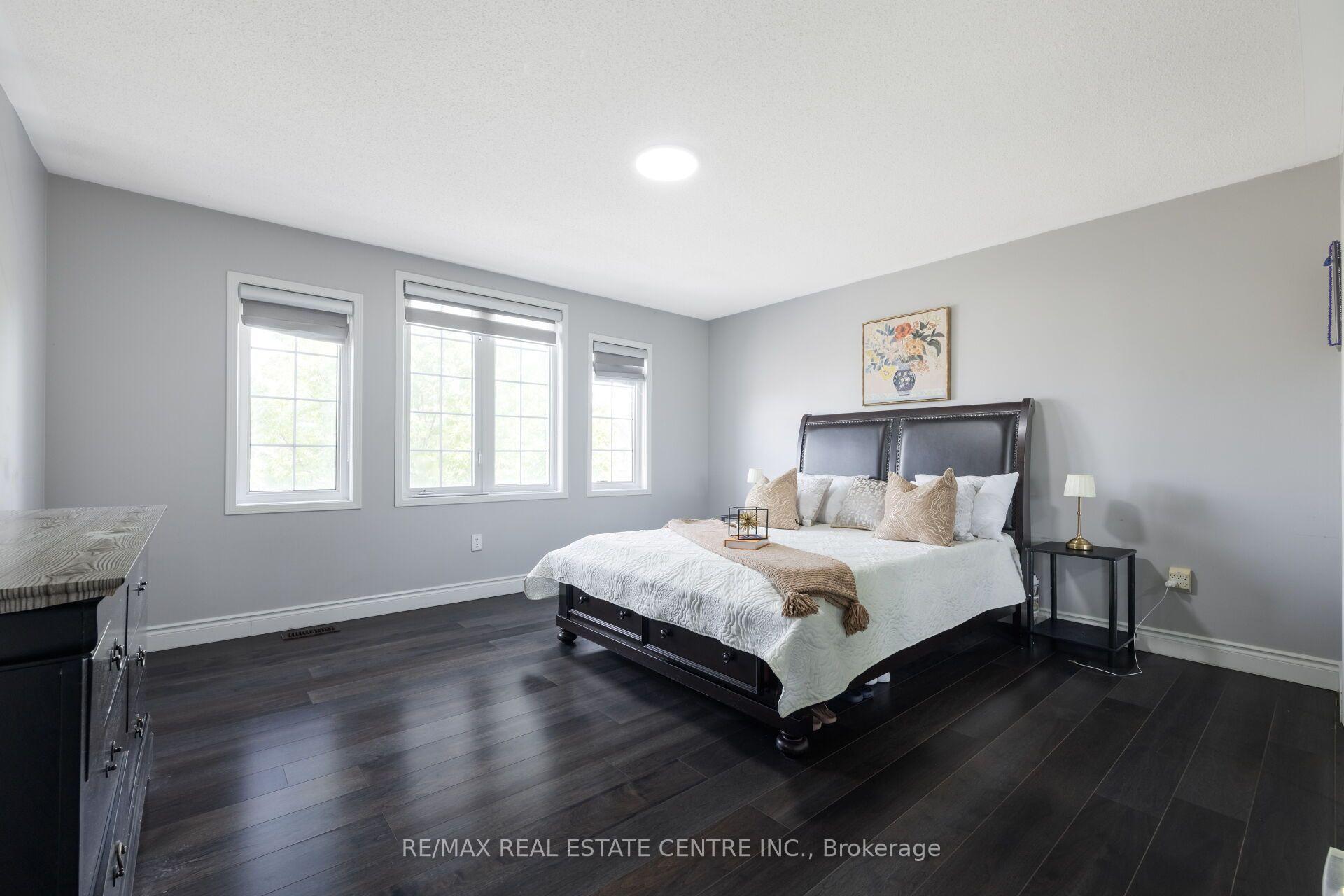 Photo 25 of 54 Lockburn Crescent, Brampton, Fletcher's Meadow — HOMEH