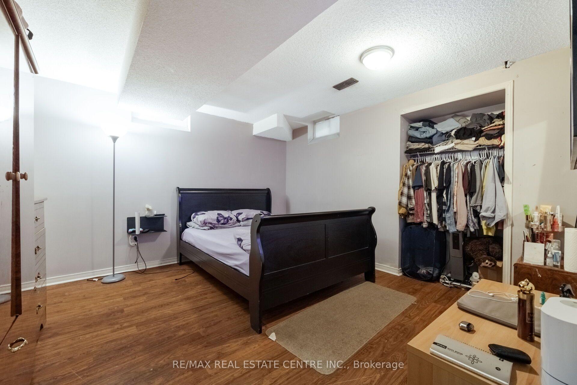 Photo 36 of 54 Lockburn Crescent, Brampton, Fletcher's Meadow — HOMEH