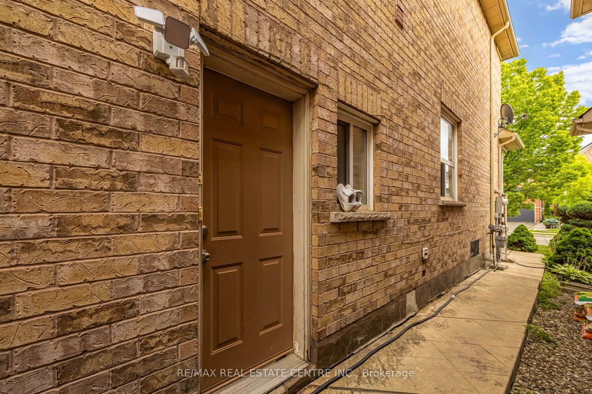 Photo 40 of 54 Lockburn Crescent, Brampton, Fletcher's Meadow — HOMEH