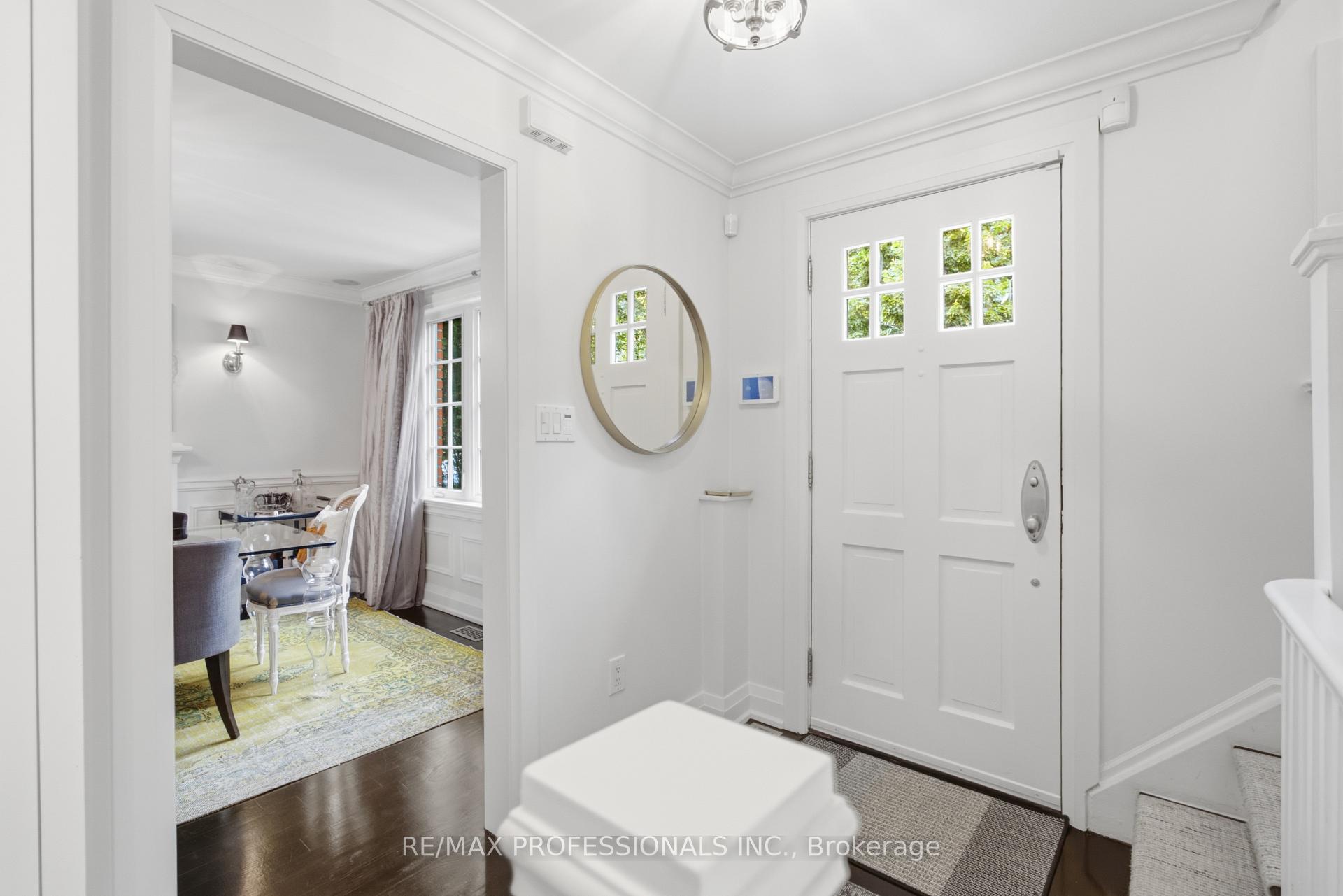 Photo 5 of 19 Langmuir Crescent, Toronto, Lambton Baby Point — HOMEH