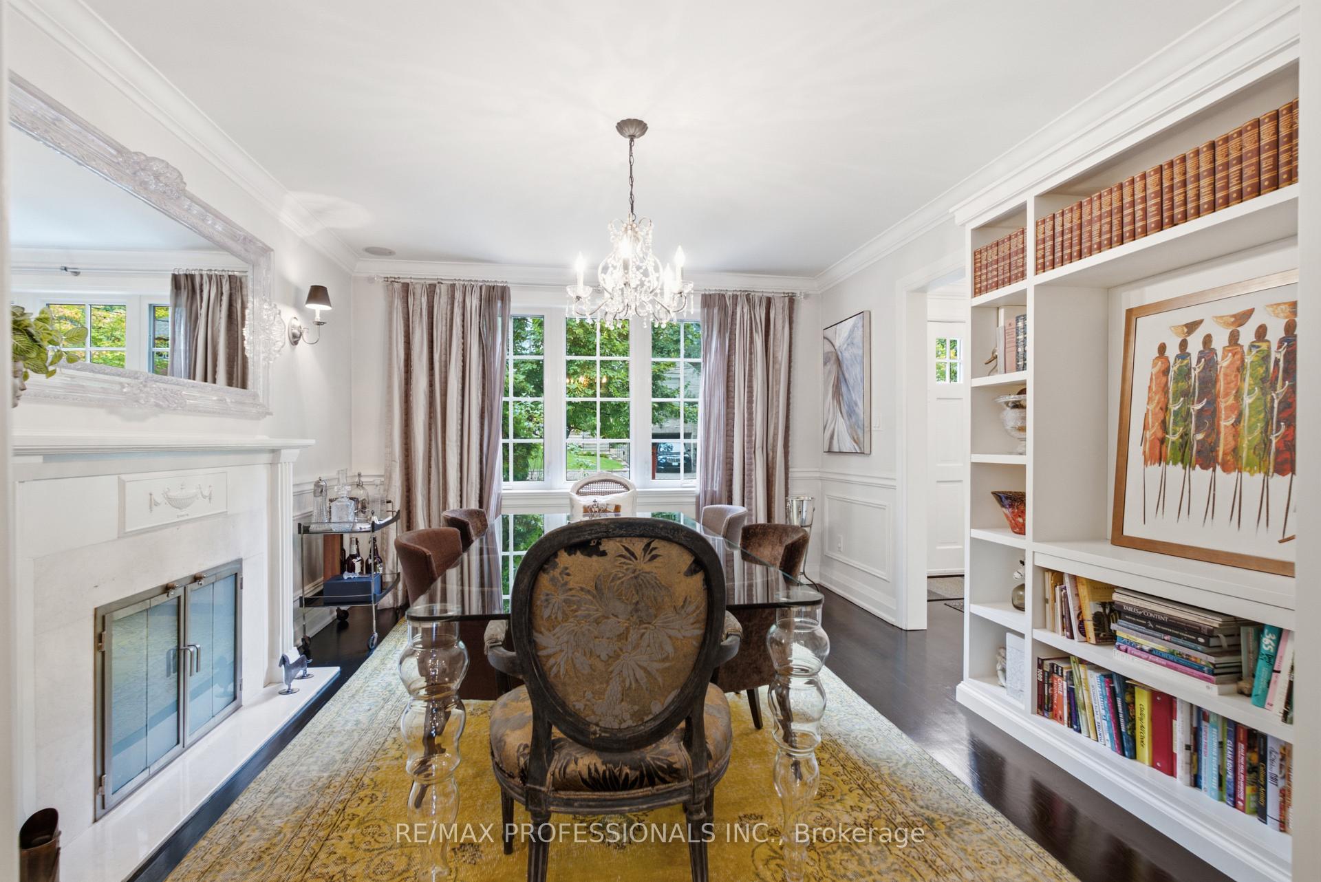 Photo 6 of 19 Langmuir Crescent, Toronto, Lambton Baby Point — HOMEH