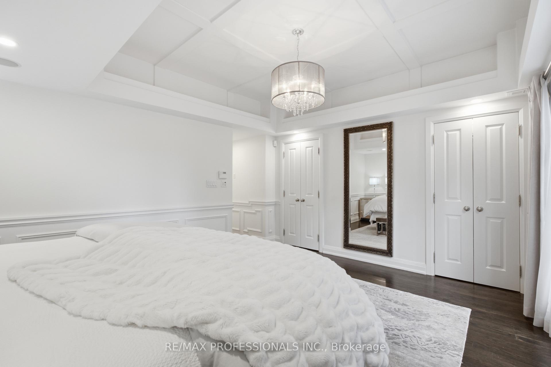 Photo 24 of 19 Langmuir Crescent, Toronto, Lambton Baby Point — HOMEH