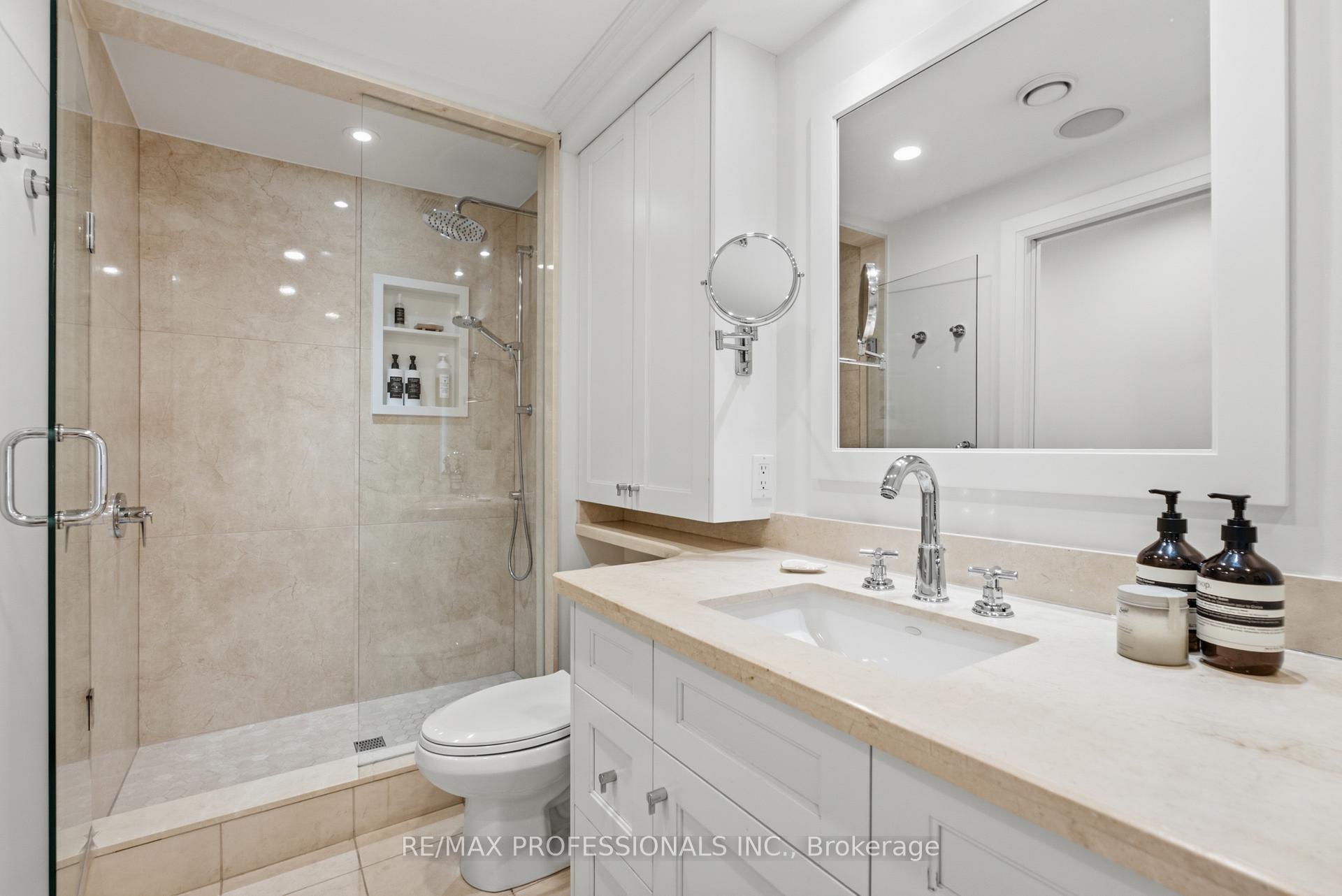 Photo 27 of 19 Langmuir Crescent, Toronto, Lambton Baby Point — HOMEH