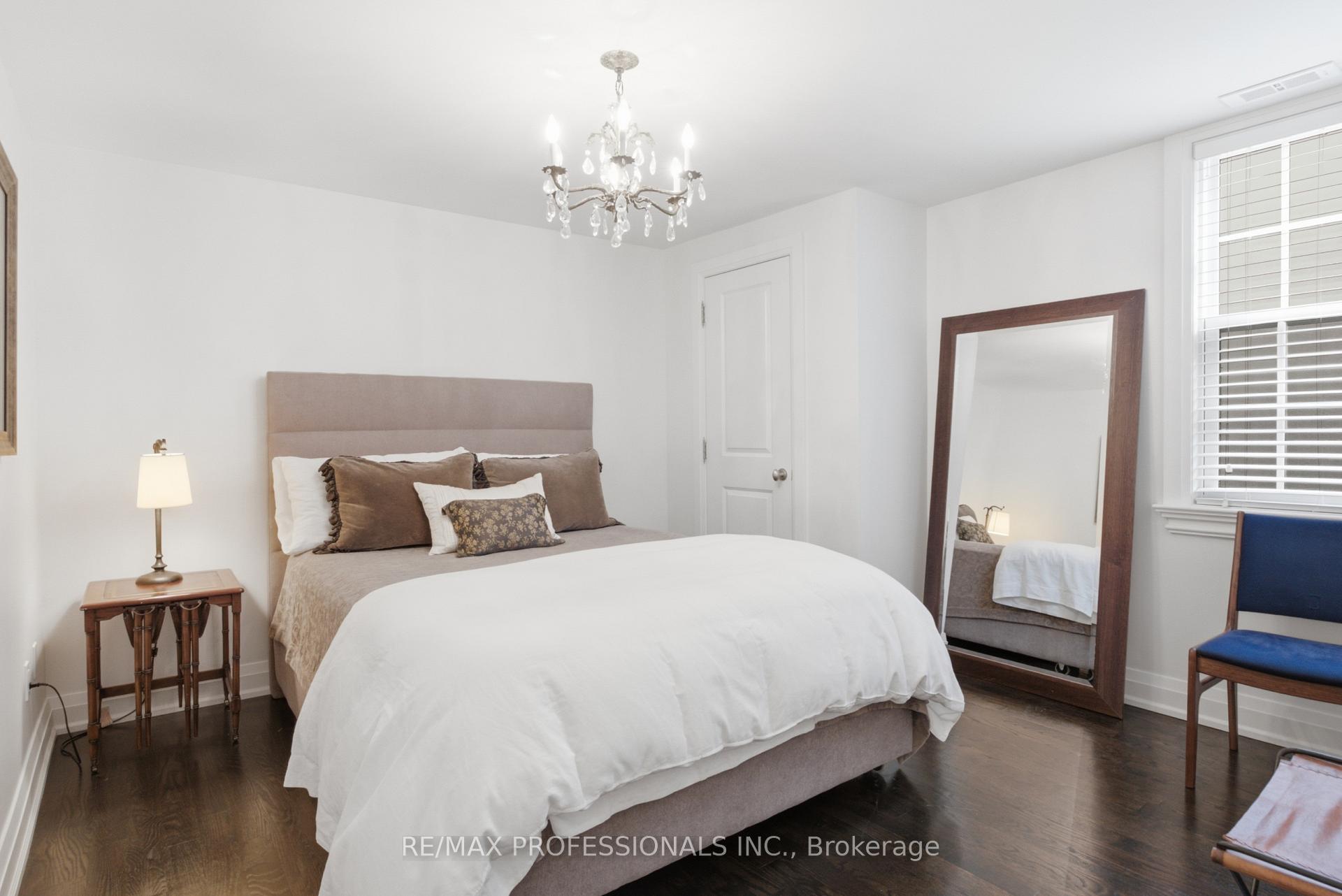 Photo 29 of 19 Langmuir Crescent, Toronto, Lambton Baby Point — HOMEH