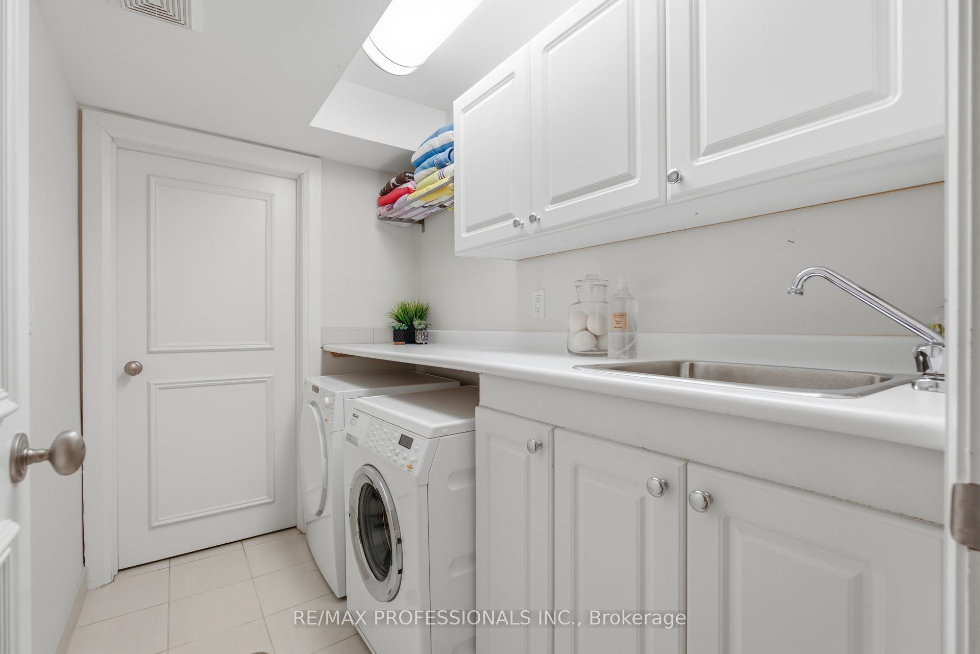 Photo 39 of 19 Langmuir Crescent, Toronto, Lambton Baby Point — HOMEH