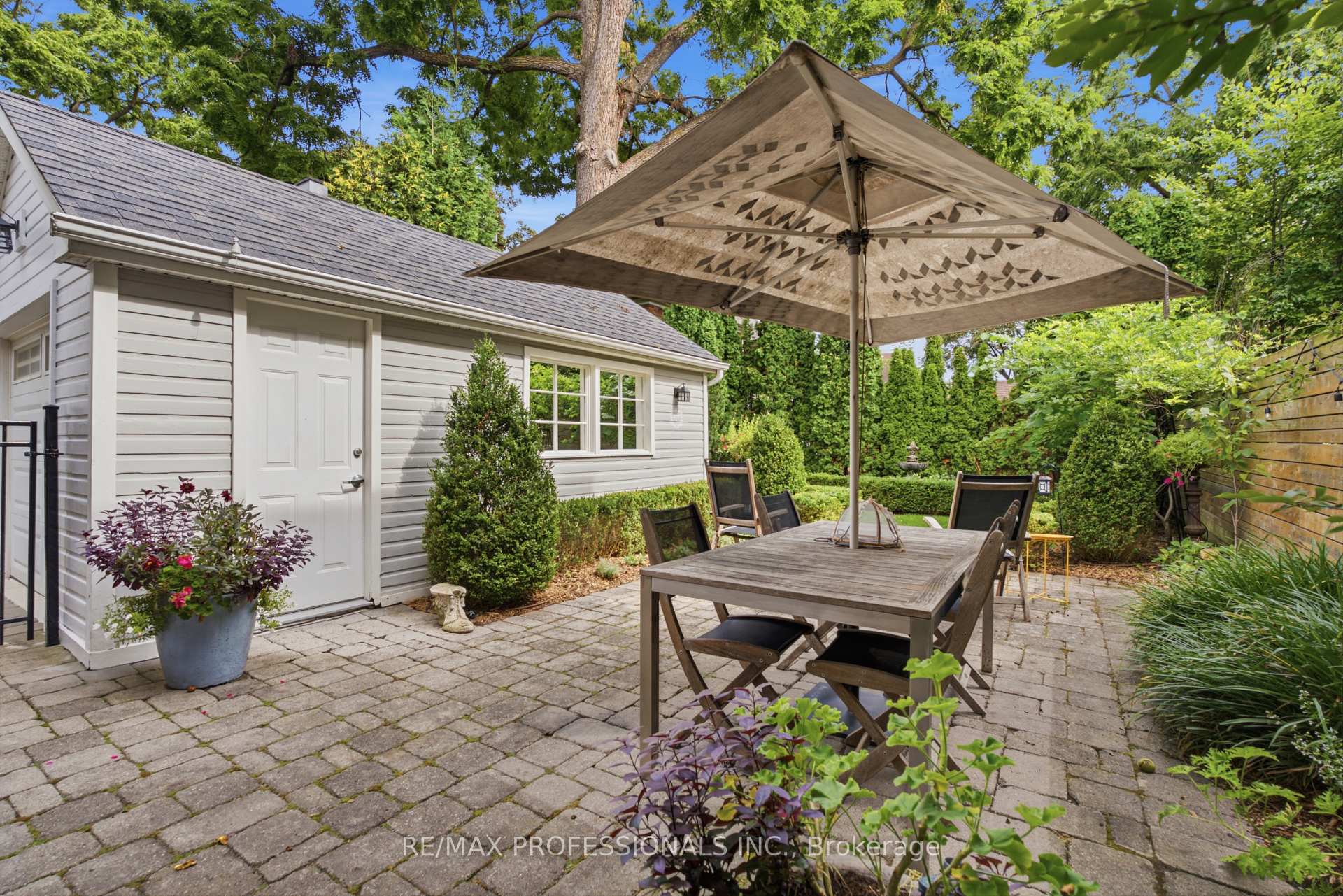 Photo 40 of 19 Langmuir Crescent, Toronto, Lambton Baby Point — HOMEH