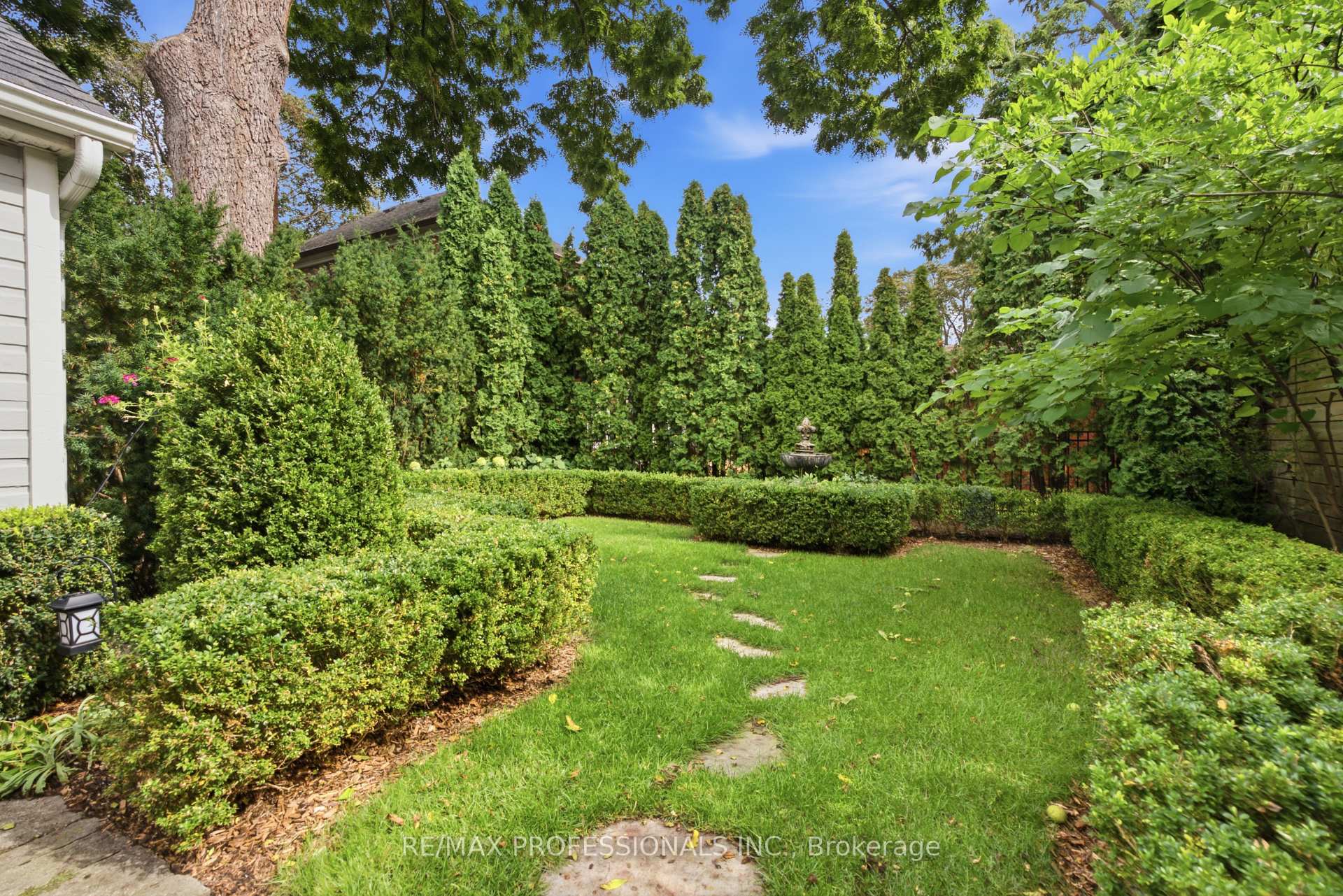 Photo 42 of 19 Langmuir Crescent, Toronto, Lambton Baby Point — HOMEH