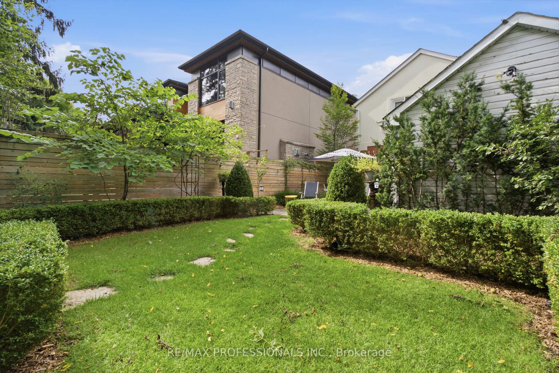 Photo 43 of 19 Langmuir Crescent, Toronto, Lambton Baby Point — HOMEH