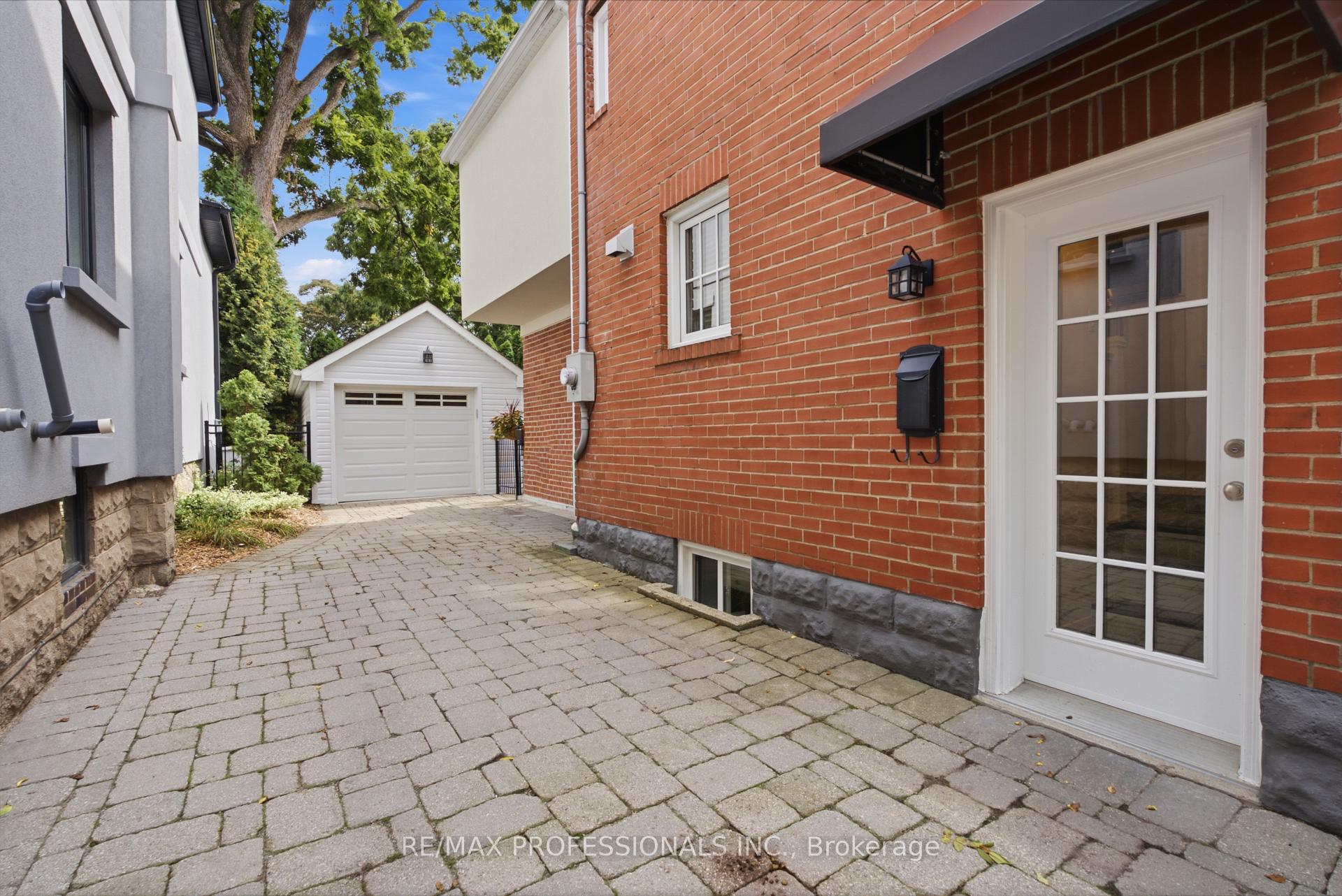 Photo 47 of 19 Langmuir Crescent, Toronto, Lambton Baby Point — HOMEH