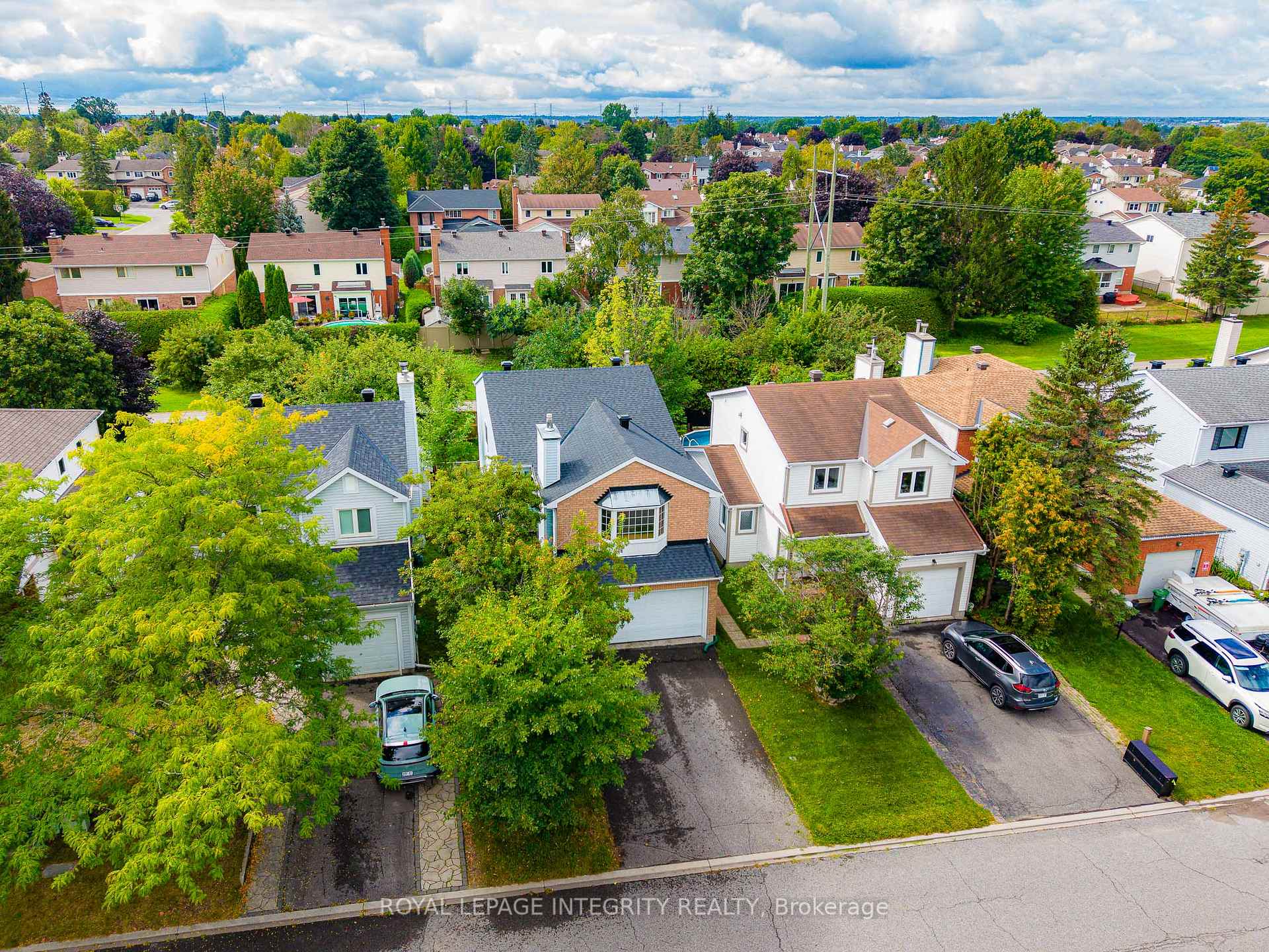Photo 3 of 25 Springwater Drive, Ottawa, Kanata - Bridlewood — HOMEH
