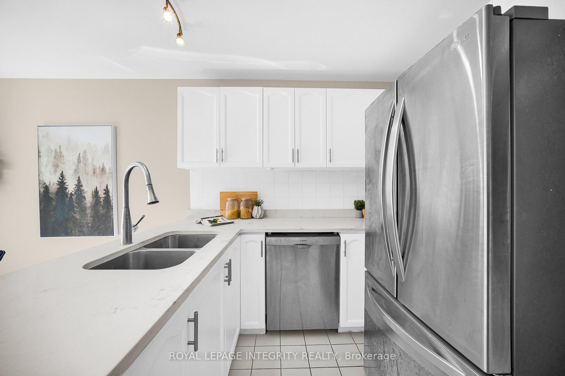 Photo 16 of 25 Springwater Drive, Ottawa, Kanata - Bridlewood — HOMEH
