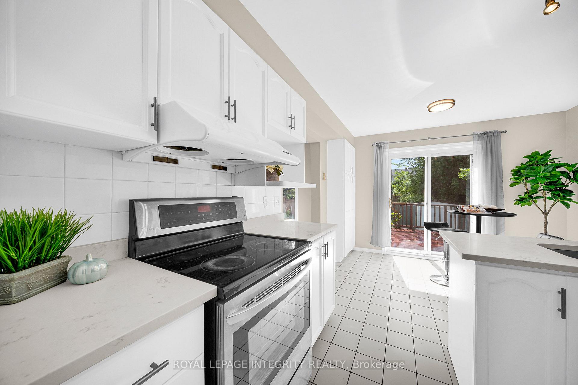 Photo 17 of 25 Springwater Drive, Ottawa, Kanata - Bridlewood — HOMEH