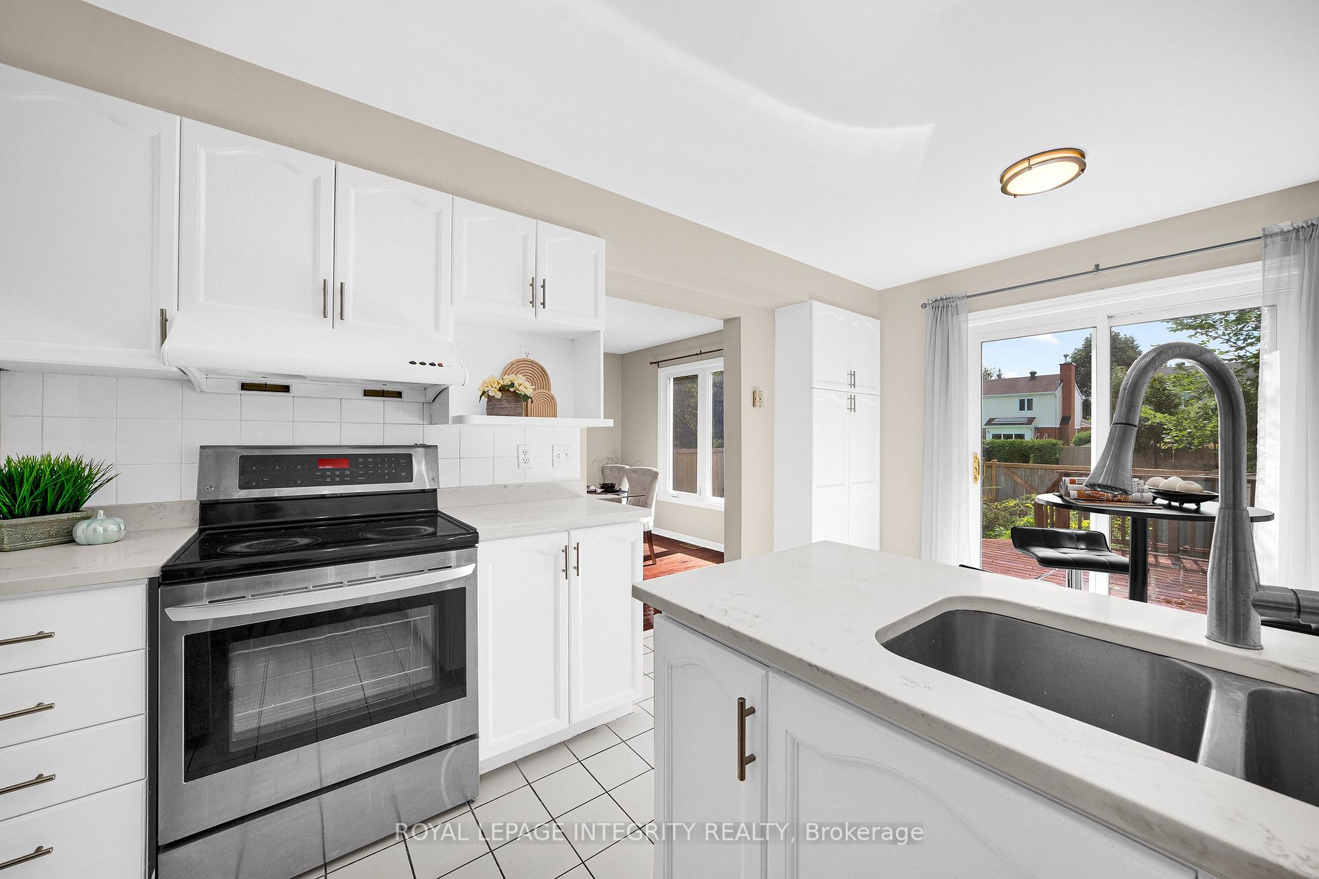 Photo 18 of 25 Springwater Drive, Ottawa, Kanata - Bridlewood — HOMEH