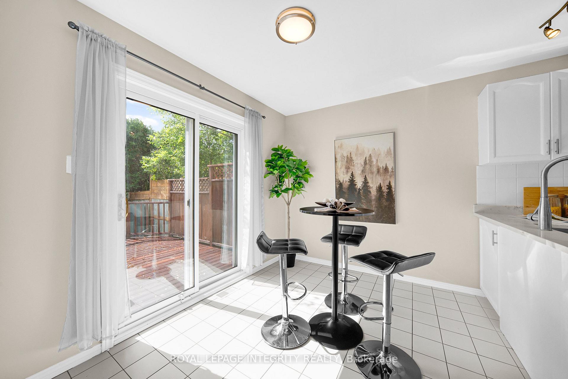 Photo 19 of 25 Springwater Drive, Ottawa, Kanata - Bridlewood — HOMEH