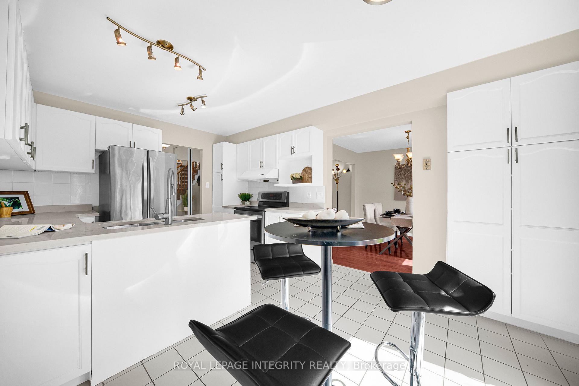 Photo 20 of 25 Springwater Drive, Ottawa, Kanata - Bridlewood — HOMEH