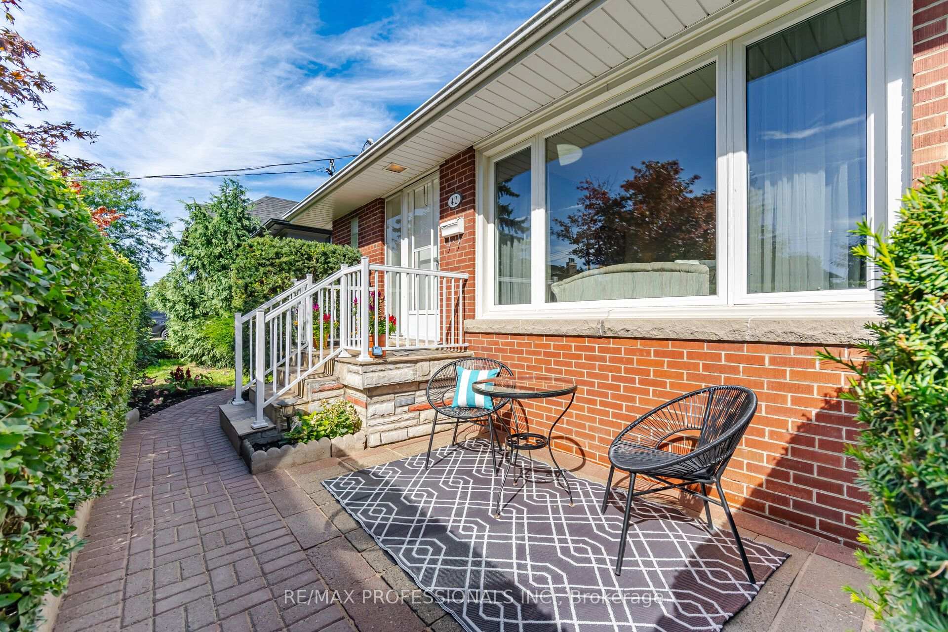 Photo 8 of 42 Cardigan Road, Etobicoke, Stonegate-Queensway — HOMEH