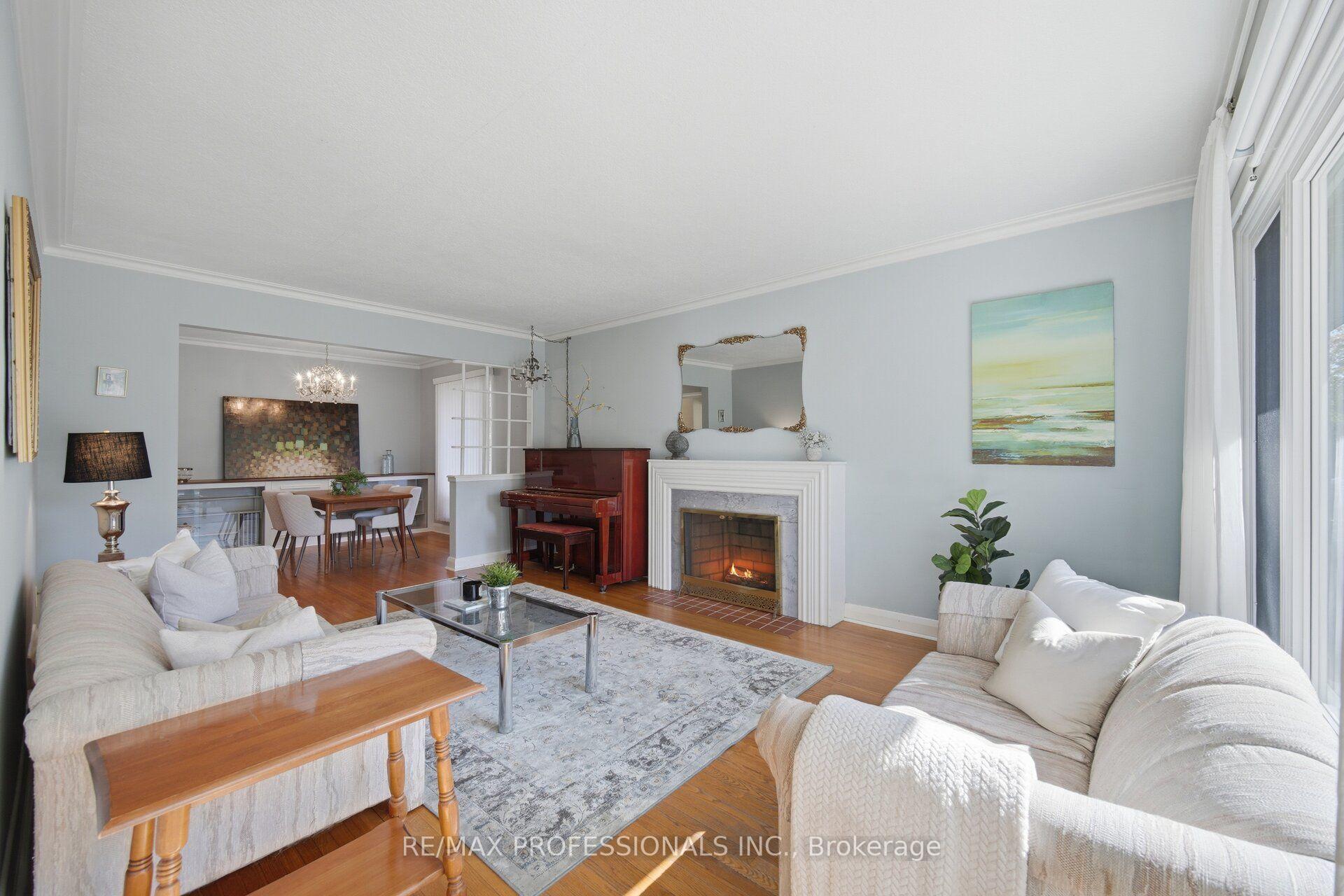 Photo 12 of 42 Cardigan Road, Etobicoke, Stonegate-Queensway — HOMEH