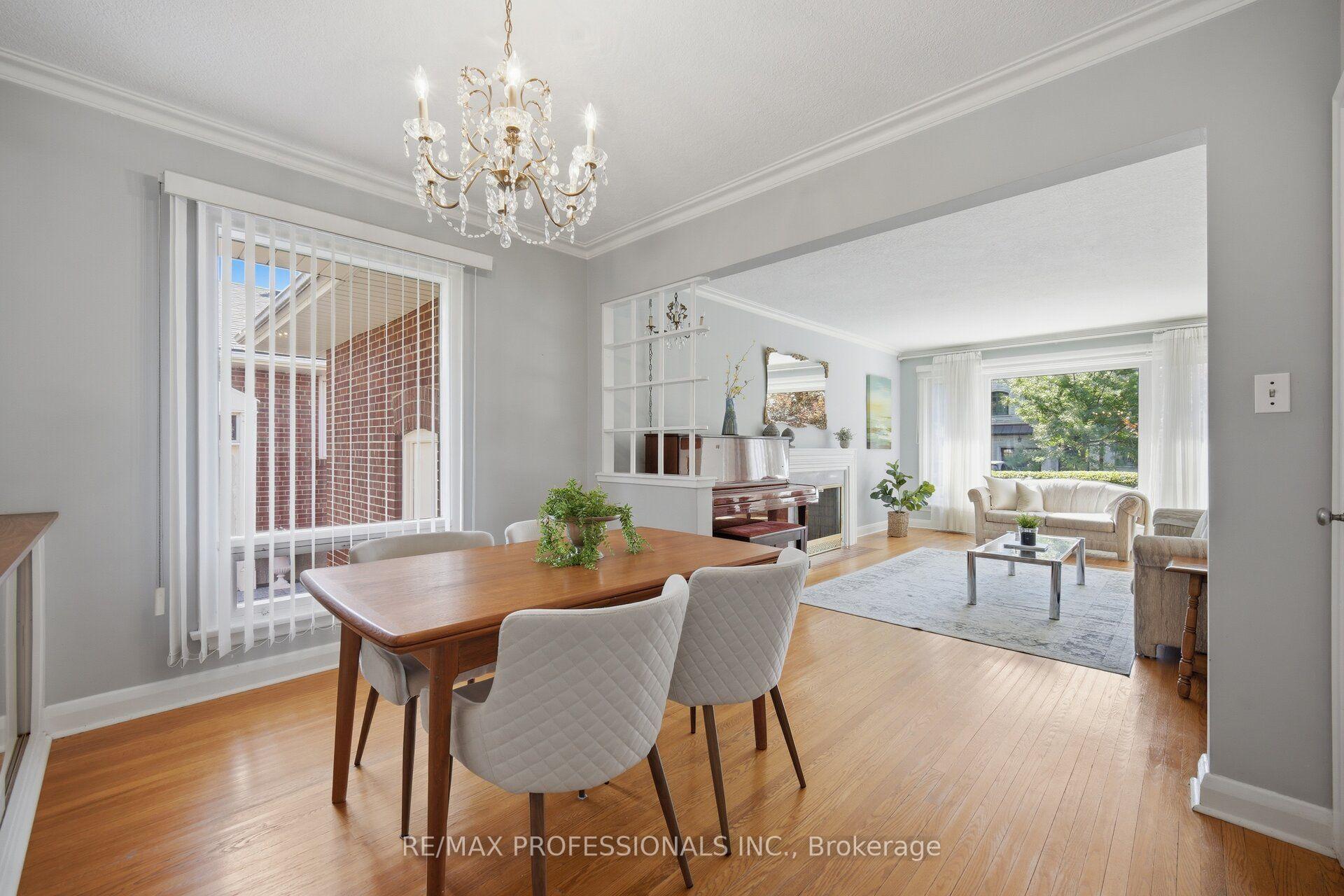 Photo 17 of 42 Cardigan Road, Etobicoke, Stonegate-Queensway — HOMEH