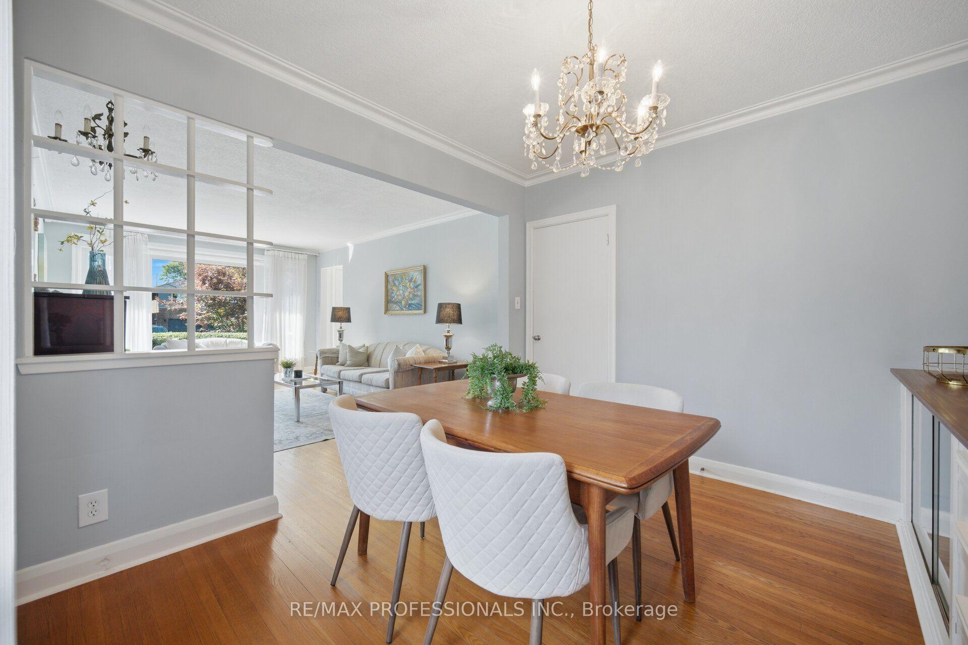 Photo 20 of 42 Cardigan Road, Etobicoke, Stonegate-Queensway — HOMEH