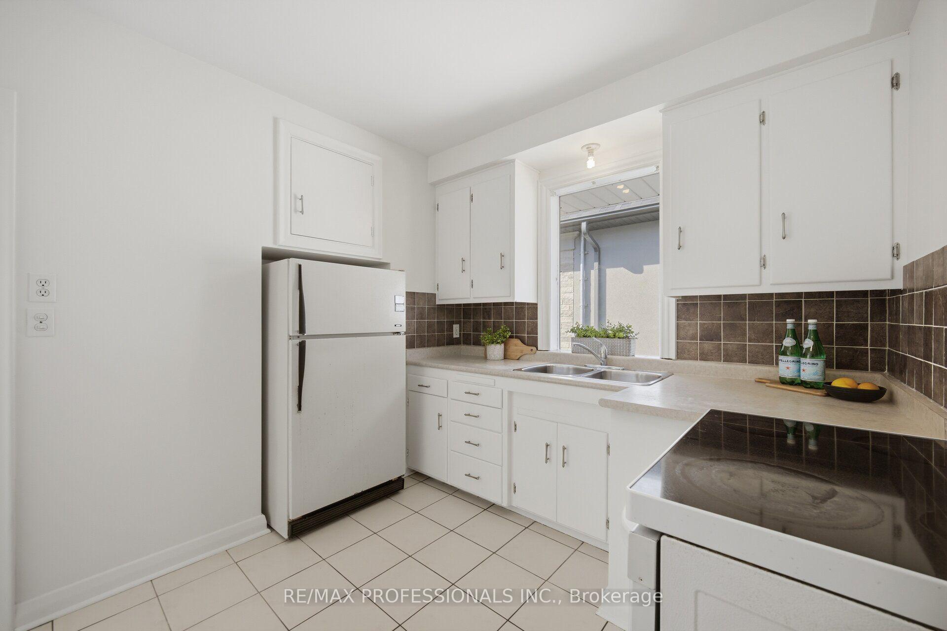 Photo 26 of 42 Cardigan Road, Etobicoke, Stonegate-Queensway — HOMEH