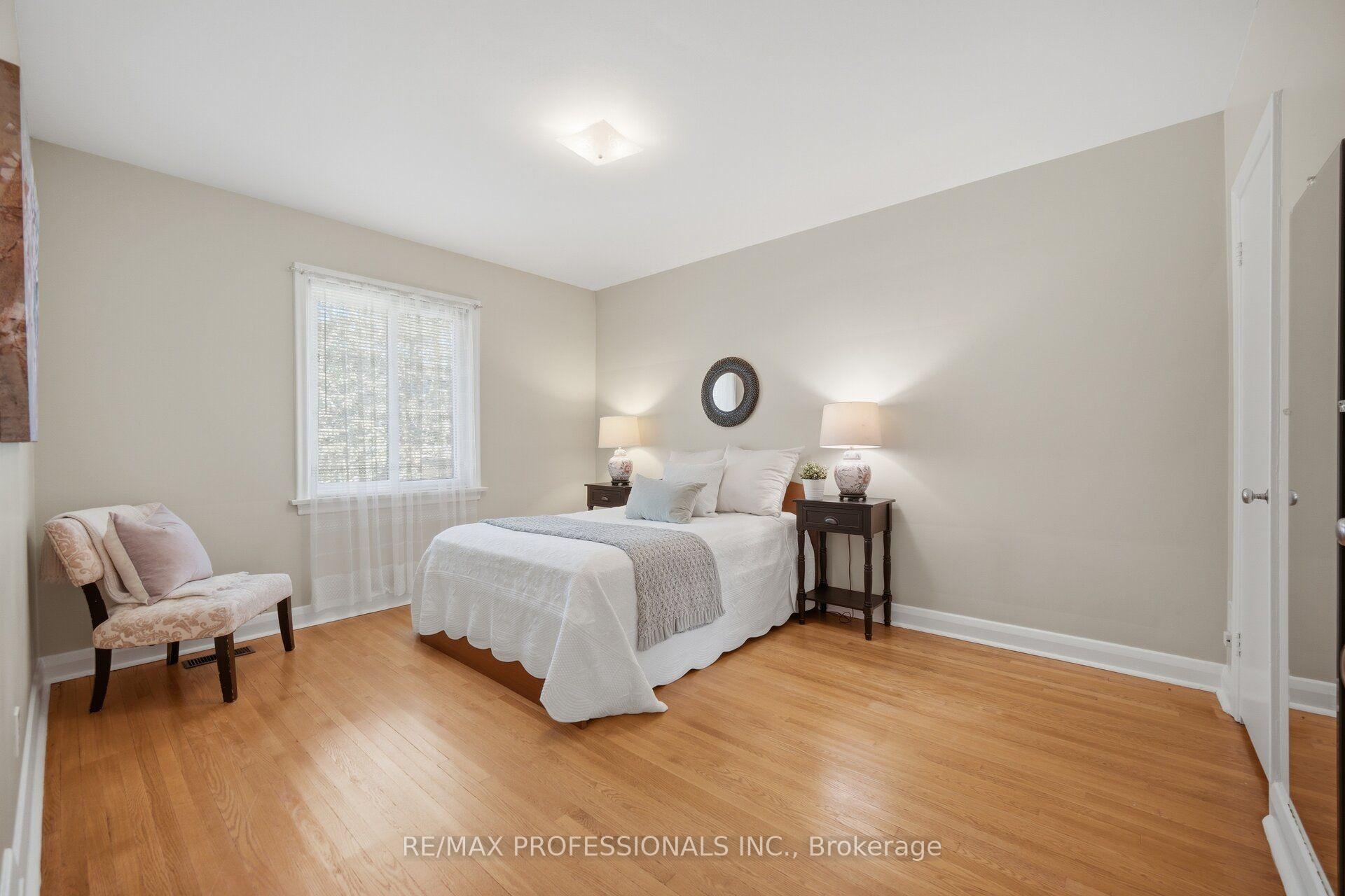 Photo 27 of 42 Cardigan Road, Etobicoke, Stonegate-Queensway — HOMEH