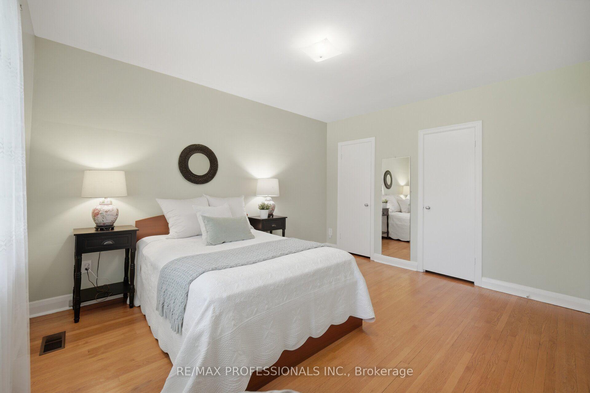 Photo 29 of 42 Cardigan Road, Etobicoke, Stonegate-Queensway — HOMEH