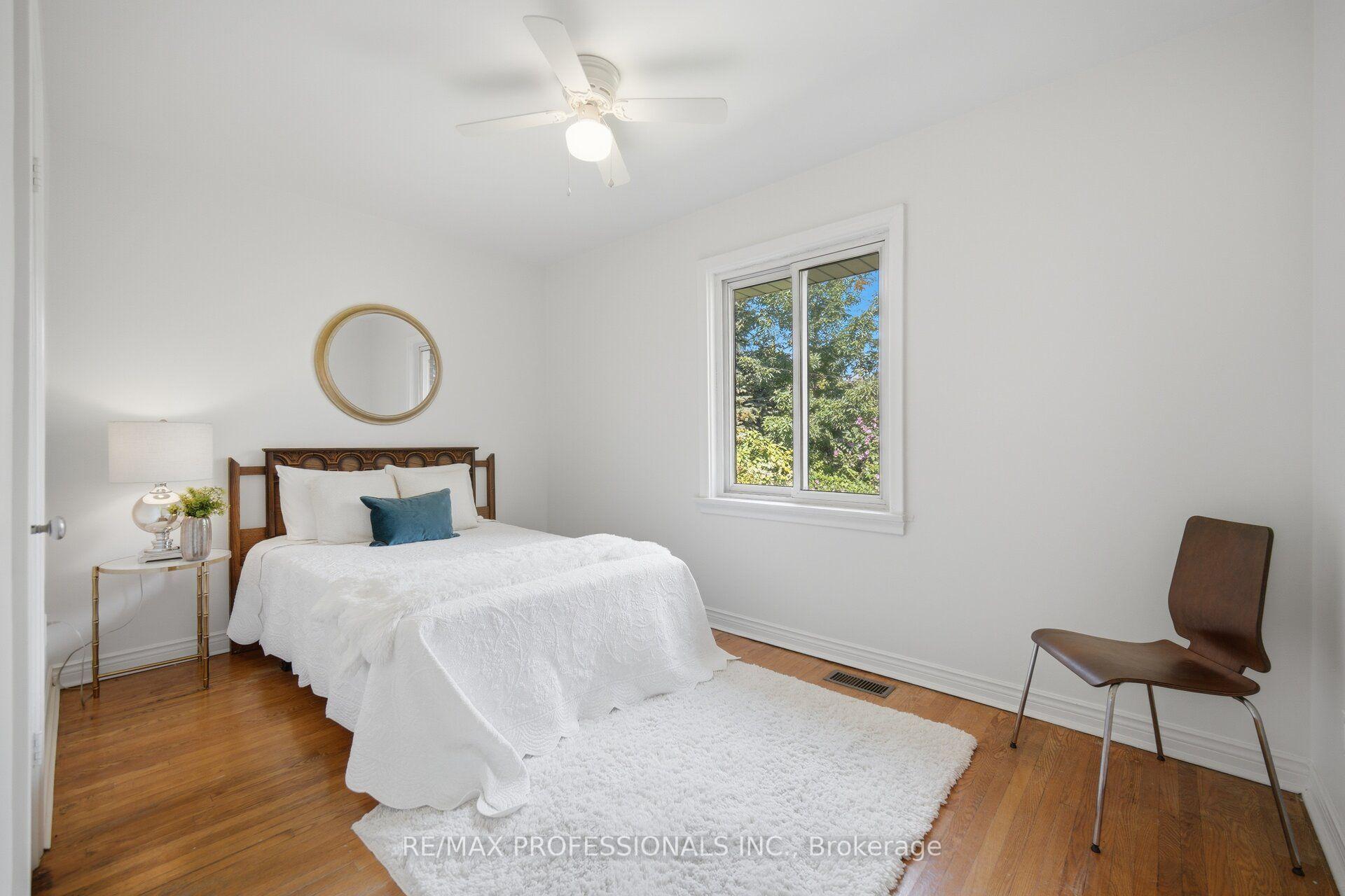 Photo 31 of 42 Cardigan Road, Etobicoke, Stonegate-Queensway — HOMEH