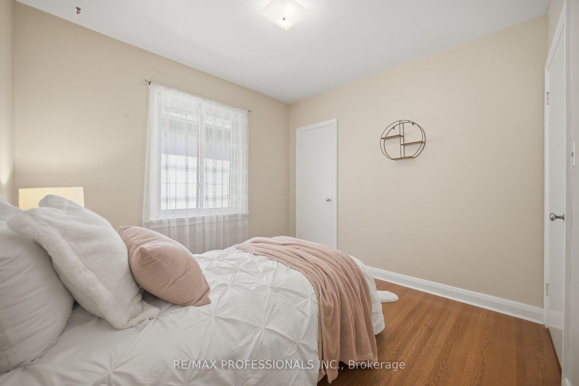 Photo 35 of 42 Cardigan Road, Etobicoke, Stonegate-Queensway — HOMEH