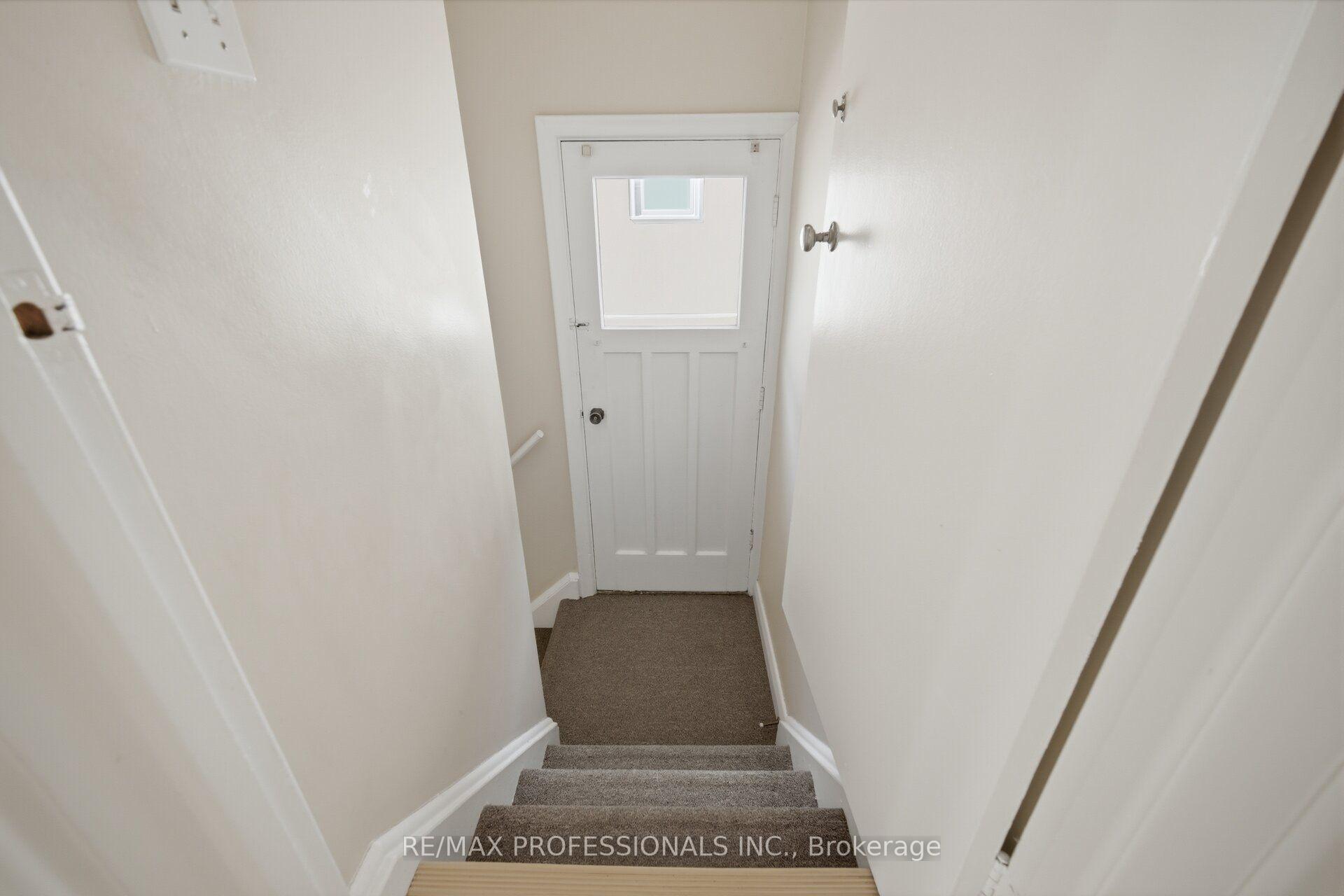 Photo 38 of 42 Cardigan Road, Etobicoke, Stonegate-Queensway — HOMEH