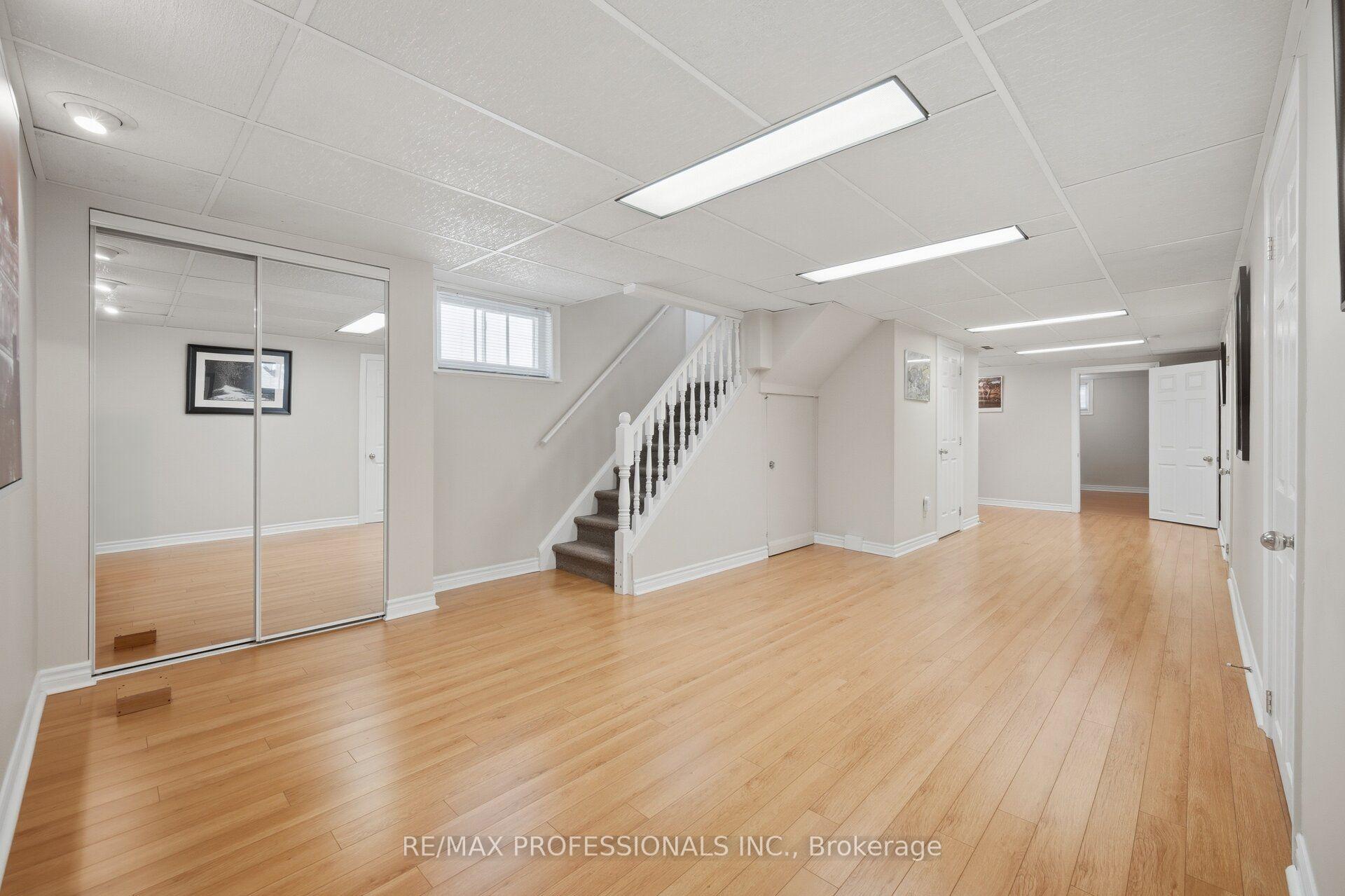 Photo 39 of 42 Cardigan Road, Etobicoke, Stonegate-Queensway — HOMEH