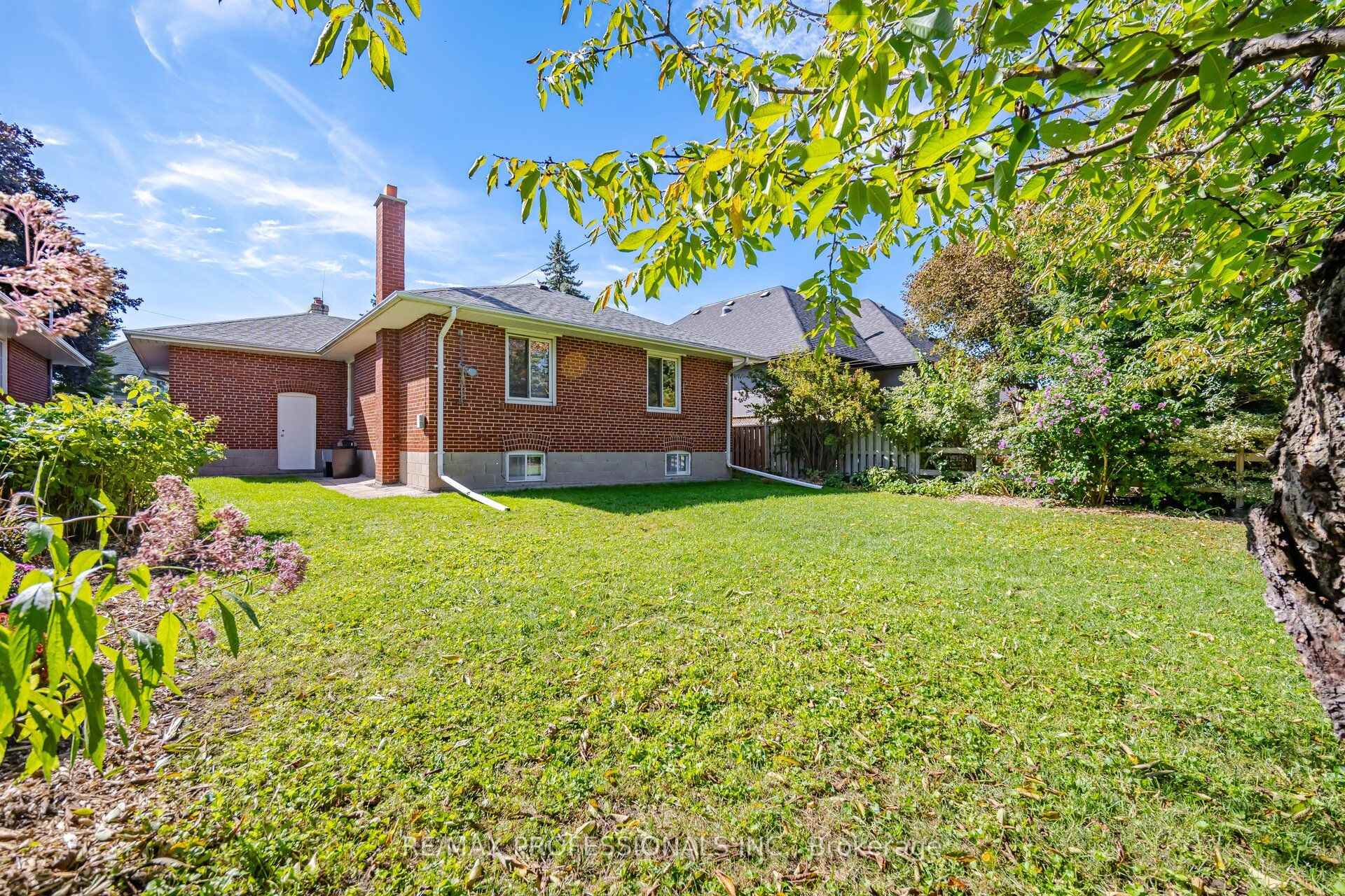 Photo 57 of 42 Cardigan Road, Etobicoke, Stonegate-Queensway — HOMEH