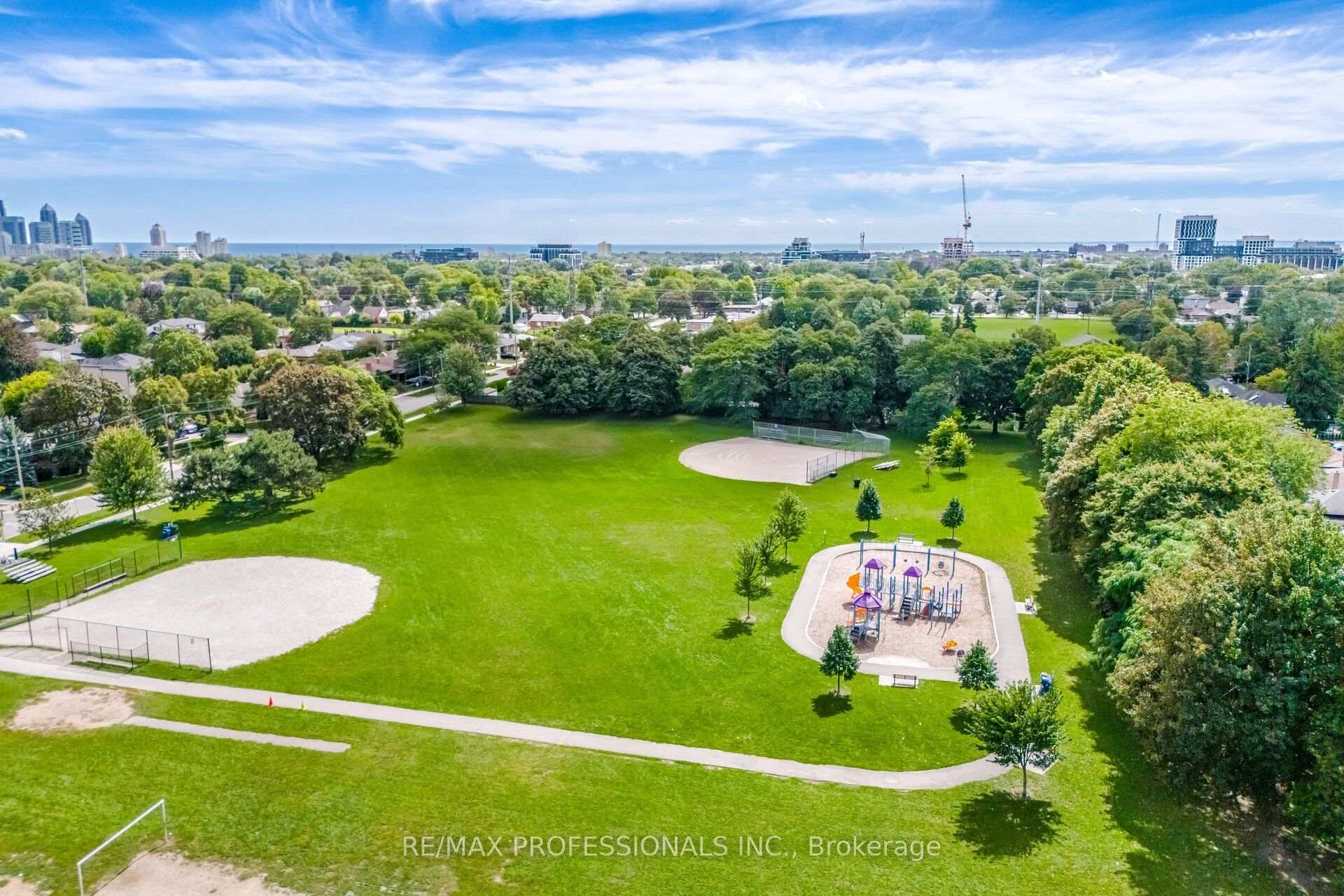 Photo 61 of 42 Cardigan Road, Etobicoke, Stonegate-Queensway — HOMEH