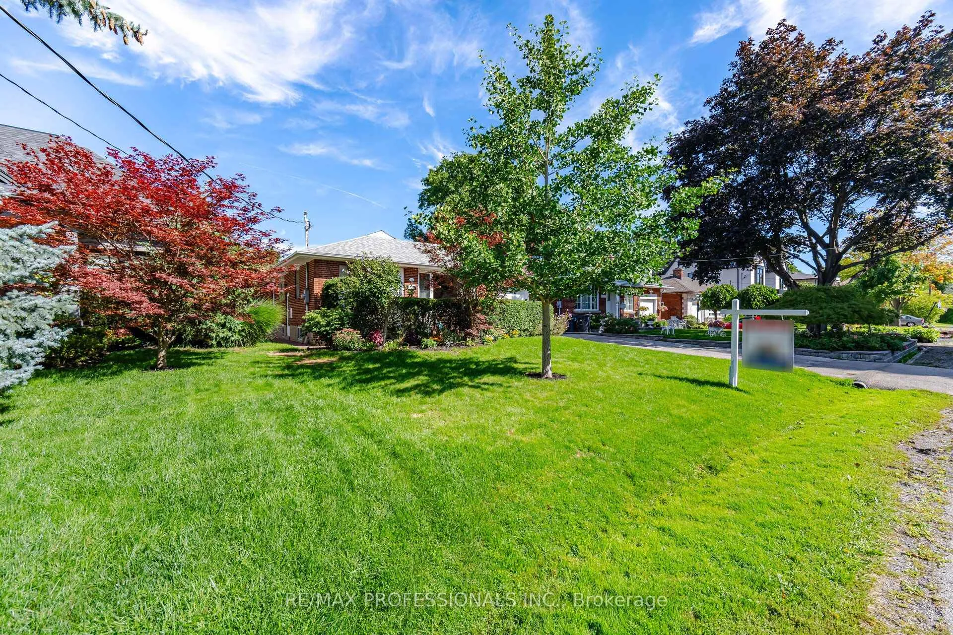 Photo 5 of 42 Cardigan Road, Etobicoke, Stonegate-Queensway — HOMEH