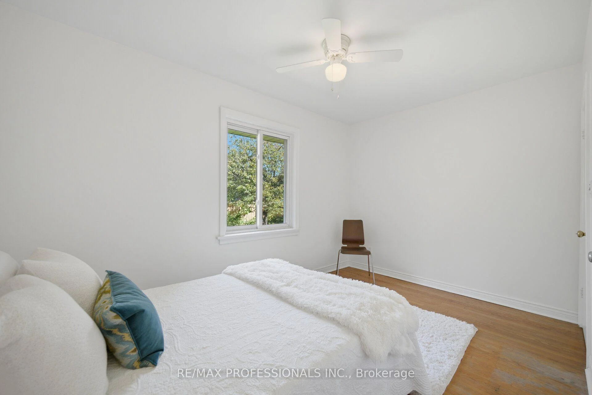 Photo 32 of 42 Cardigan Road, Etobicoke, Stonegate-Queensway — HOMEH