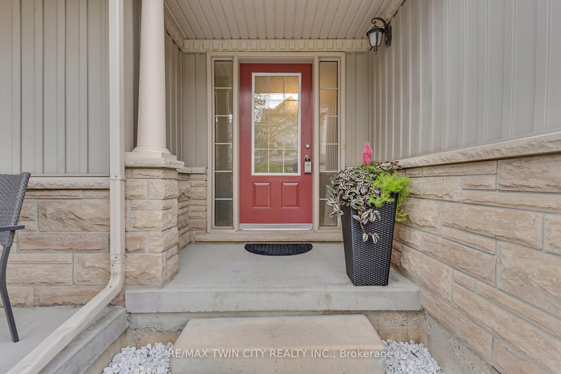 Photo 3 of Unit H54, 175 David Bergey Drive, Kitchener, Larentian West — HOMEH