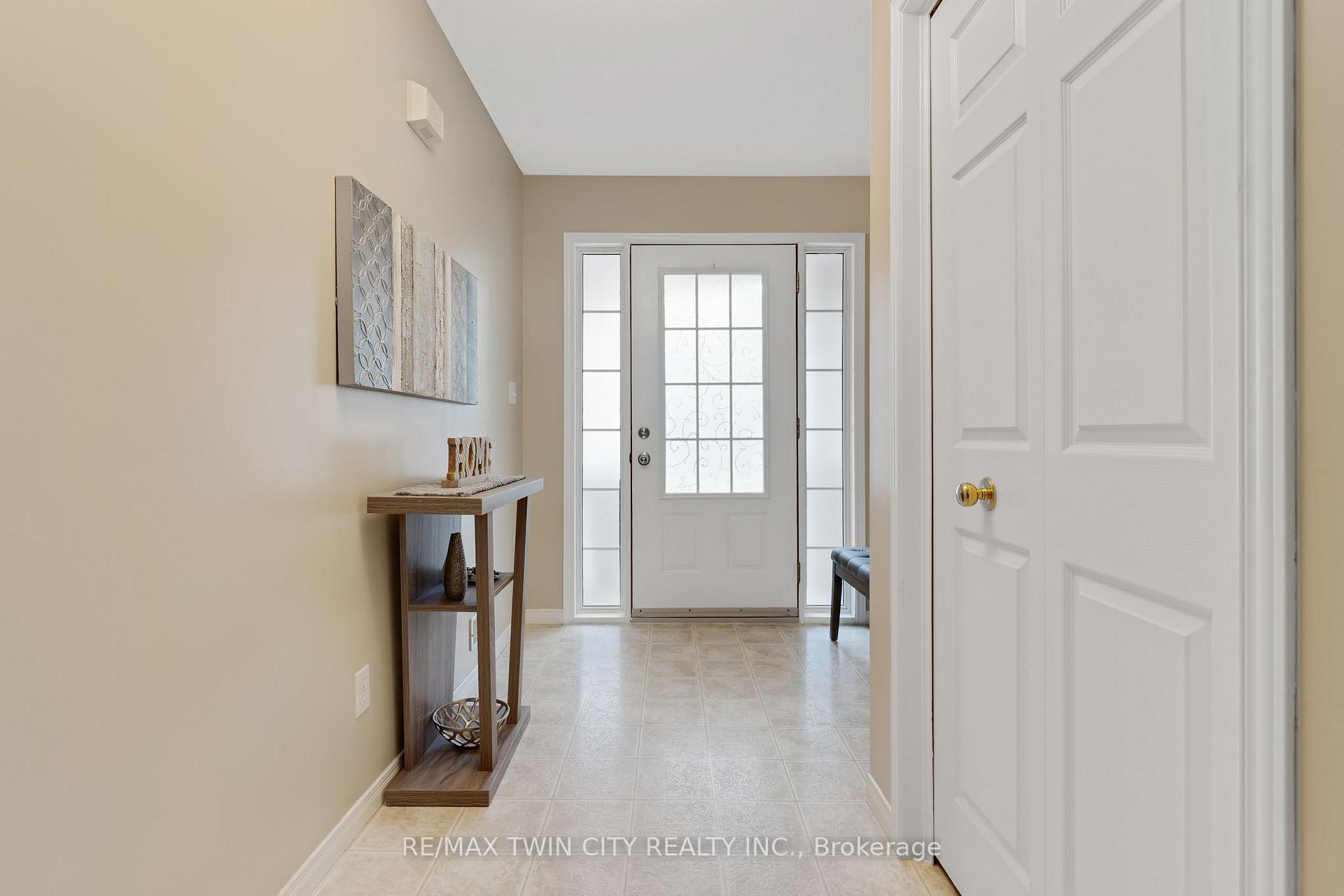 Photo 5 of Unit H54, 175 David Bergey Drive, Kitchener, Larentian West — HOMEH