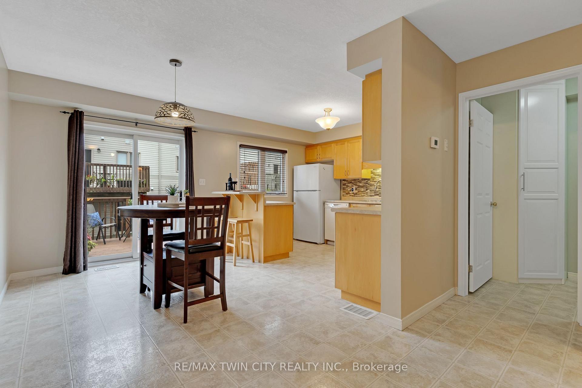 Photo 9 of Unit H54, 175 David Bergey Drive, Kitchener, Larentian West — HOMEH