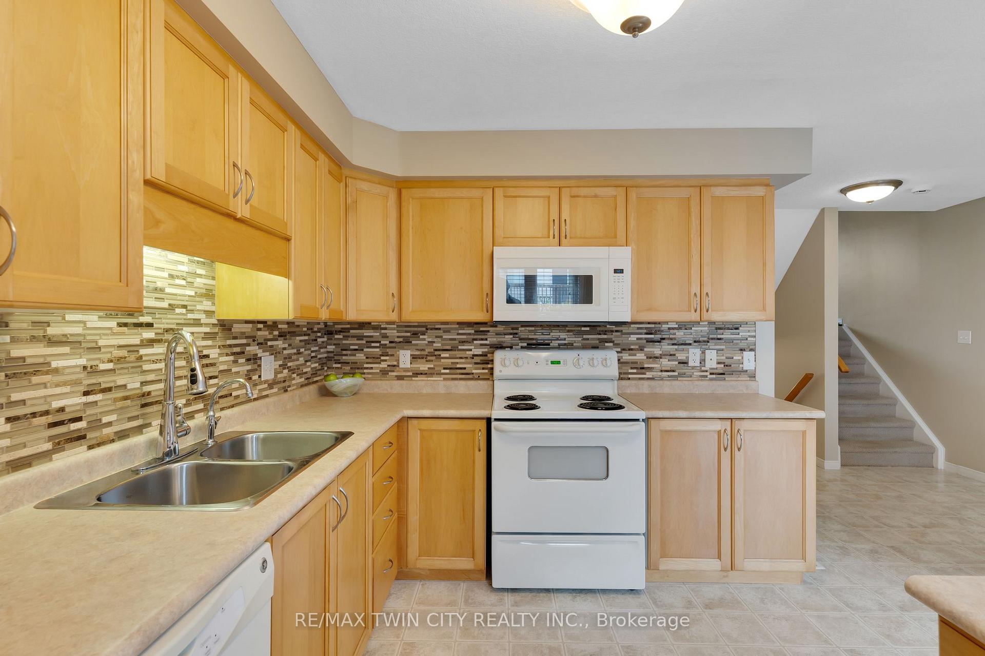 Photo 12 of Unit H54, 175 David Bergey Drive, Kitchener, Larentian West — HOMEH