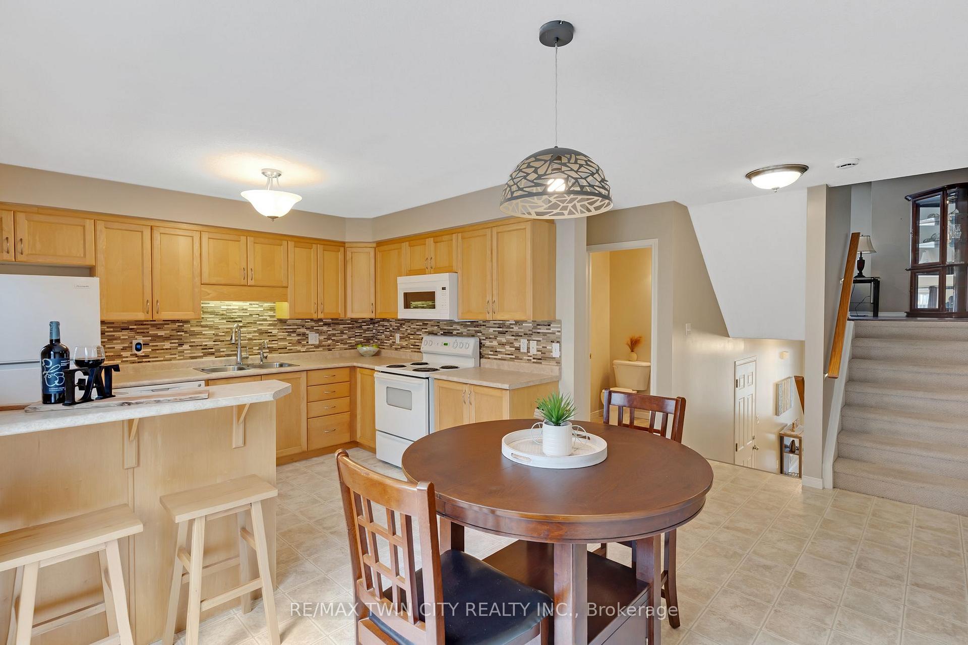 Photo 13 of Unit H54, 175 David Bergey Drive, Kitchener, Larentian West — HOMEH