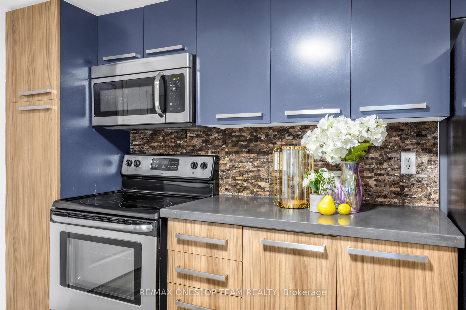 Photo 8 of Unit 504, 11 St Joseph Street, Toronto, Bay Street Corridor — HOMEH