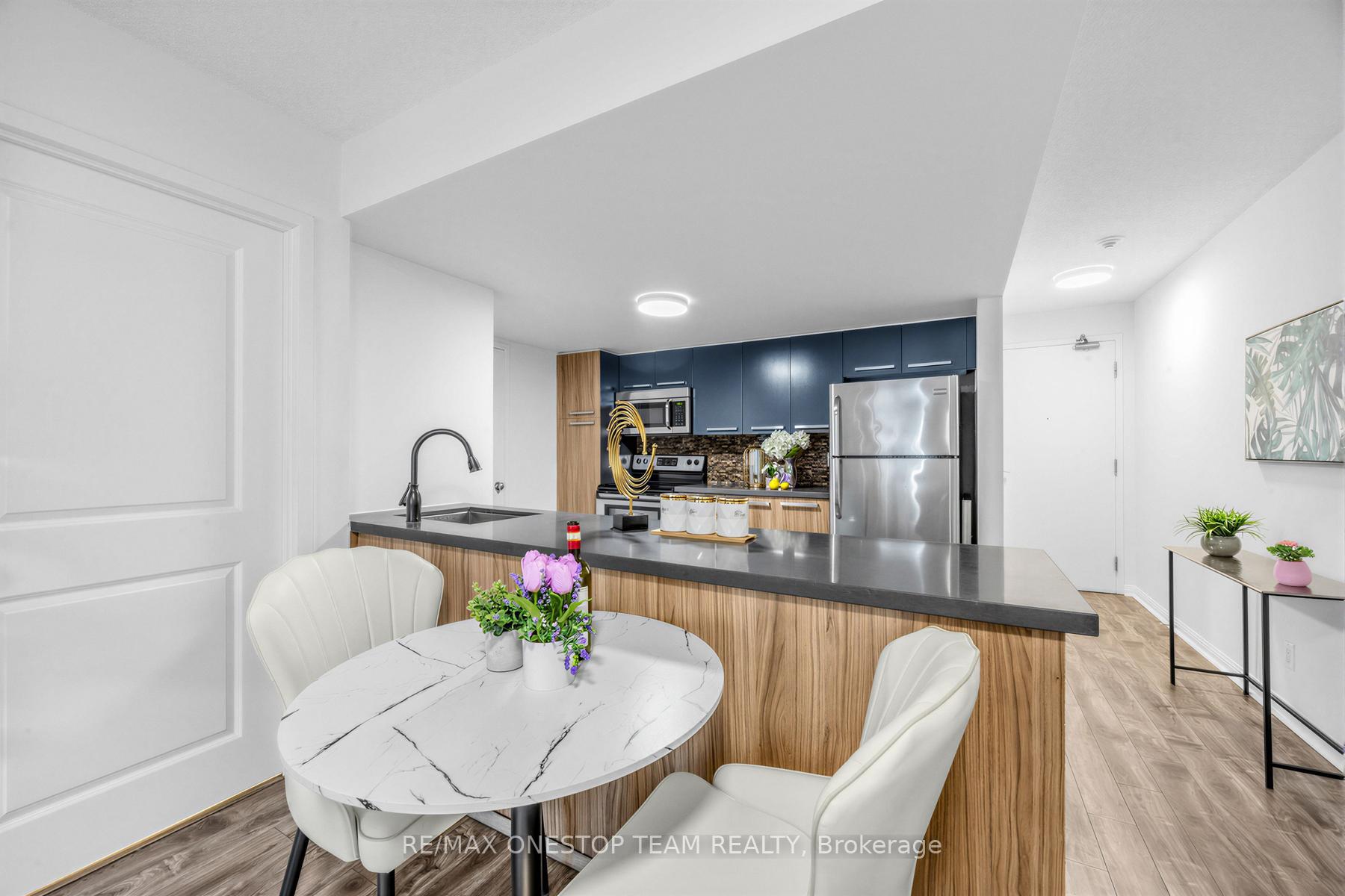 Photo 10 of Unit 504, 11 St Joseph Street, Toronto, Bay Street Corridor — HOMEH